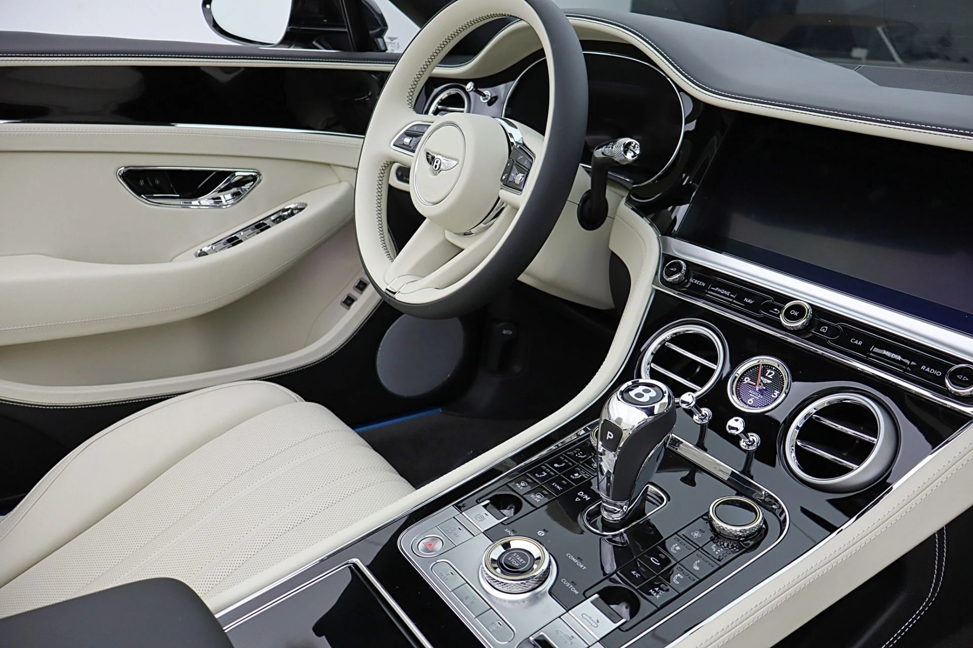 mph039_1043430552_New_2026_Bentley_Continental_GTC_99b768f946
