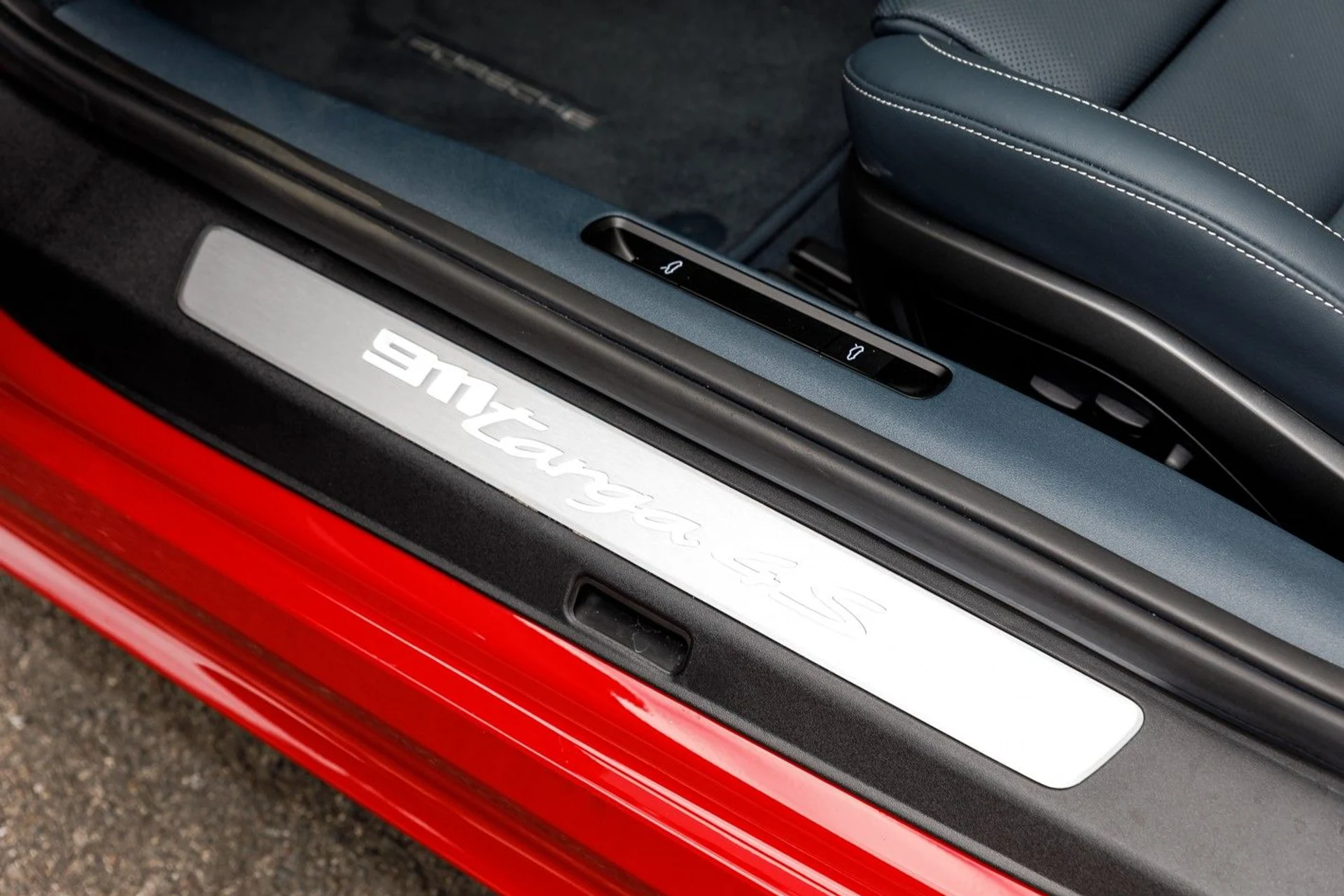 mph039_1057066887_644_p43_l_5d0e6de7df