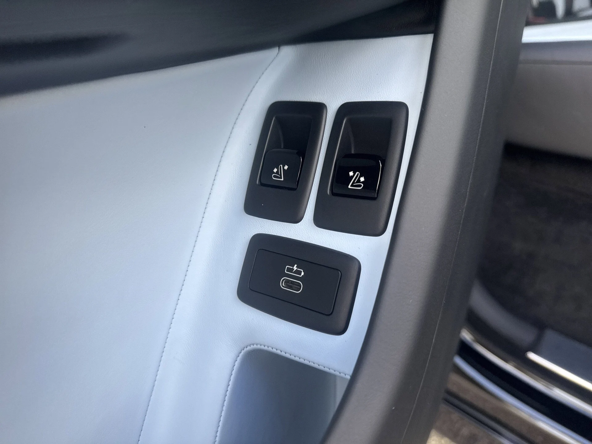 mph039_1067309641_780ebb0f86227c5edcf12862e1c097a6x_6f4de4cf87