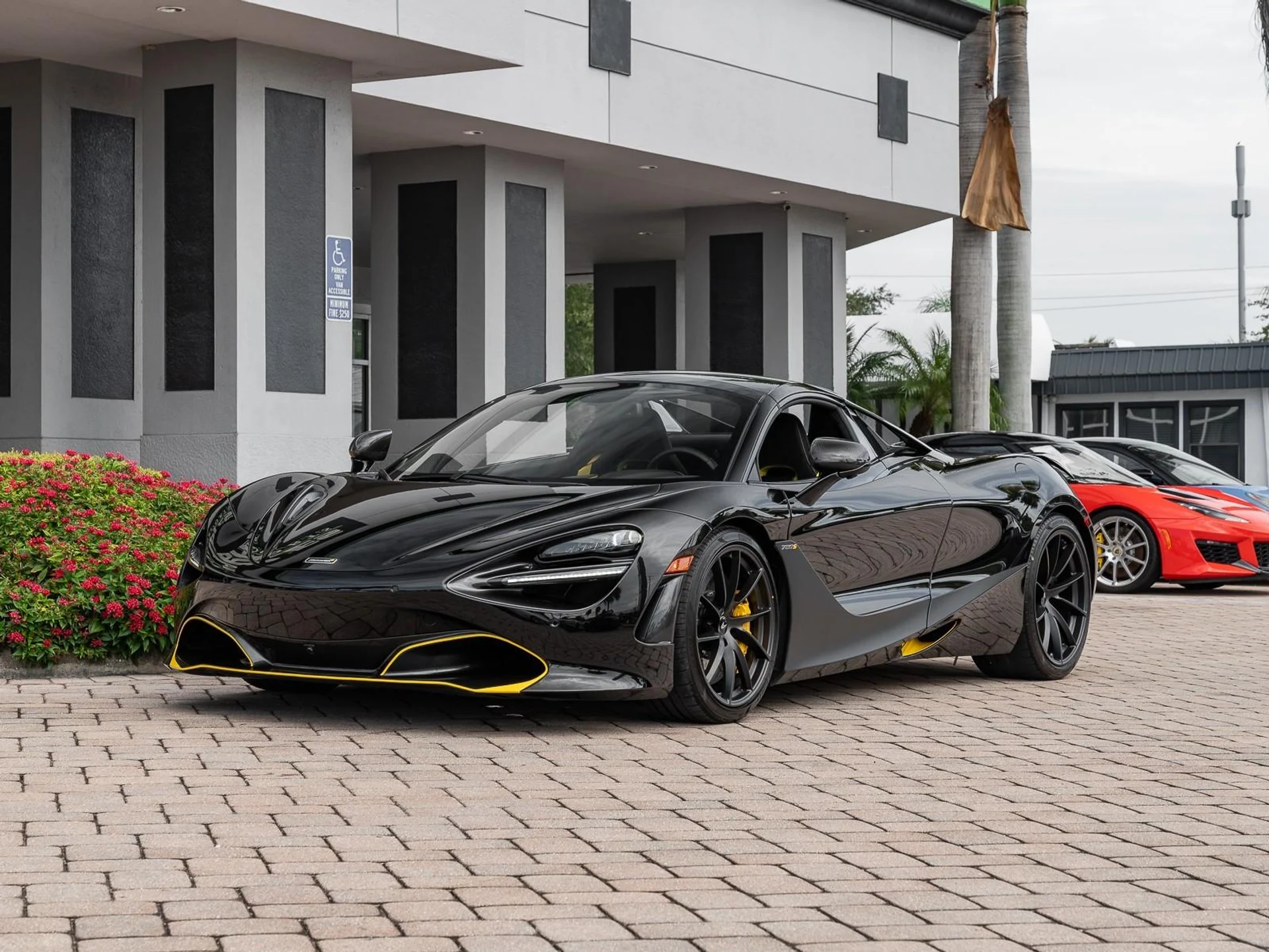 mph039_1069876015_Used_2022_Mc_Laren_720_S_1756483732_8c1b20c619