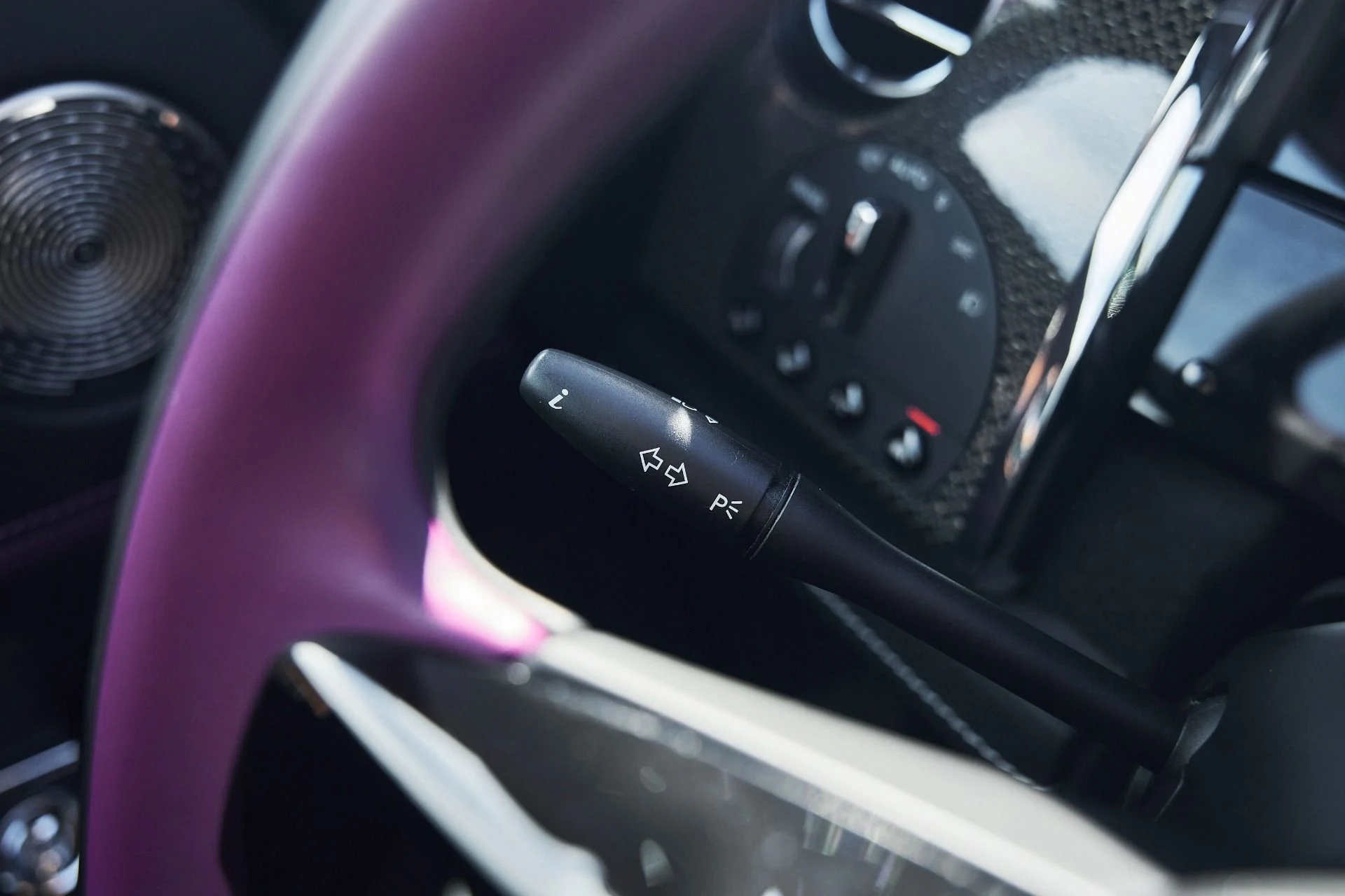 mph039_1072611359_Used_2020_Rolls_Royce_Wraith_Base_1774310819_6453999381