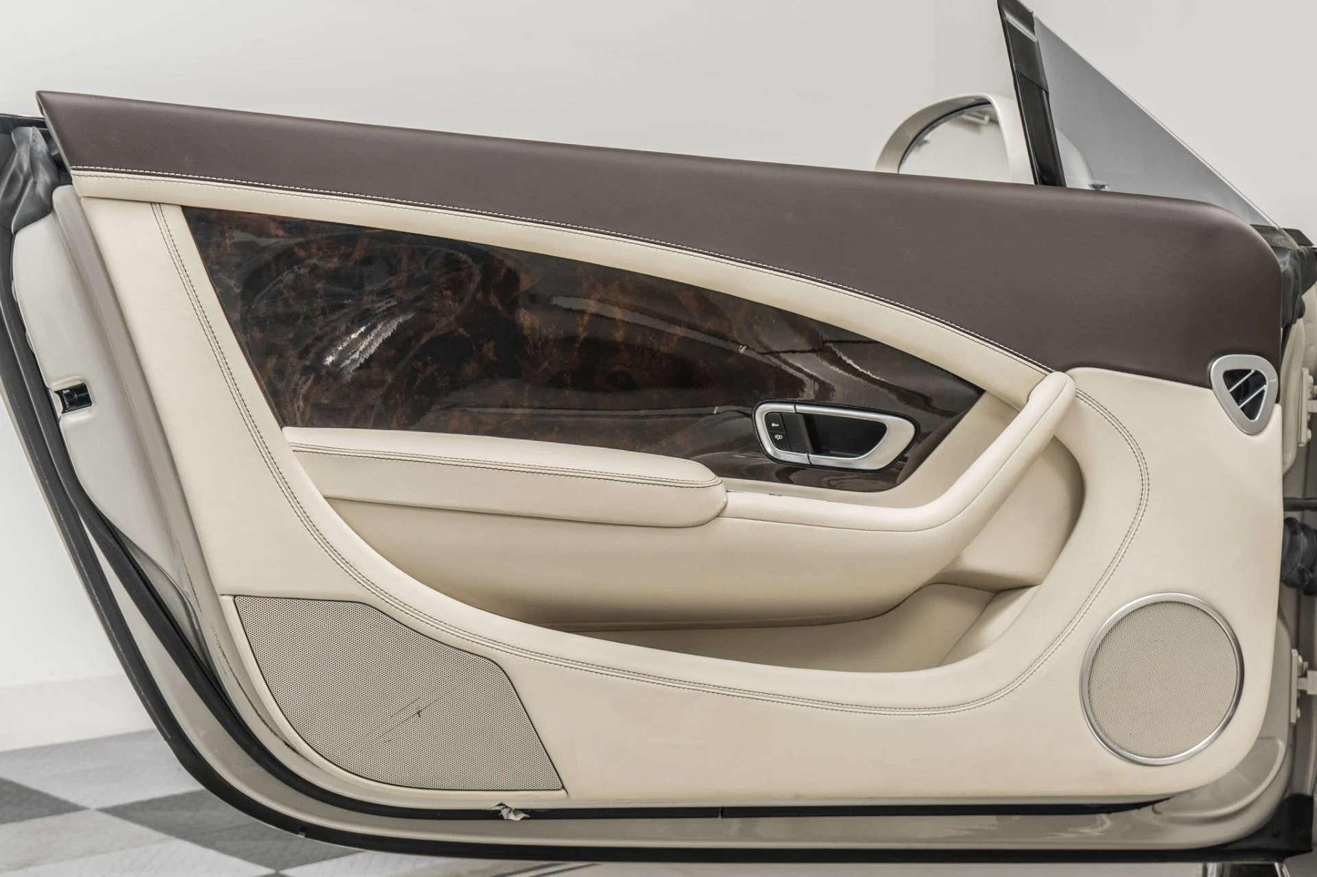 mph039_1075848564_Used_2014_Bentley_Continental_GTC_Speed_Low_Miles_Extended_Veneers_Classic_Color_Combination_1785352164_ffd877faa7