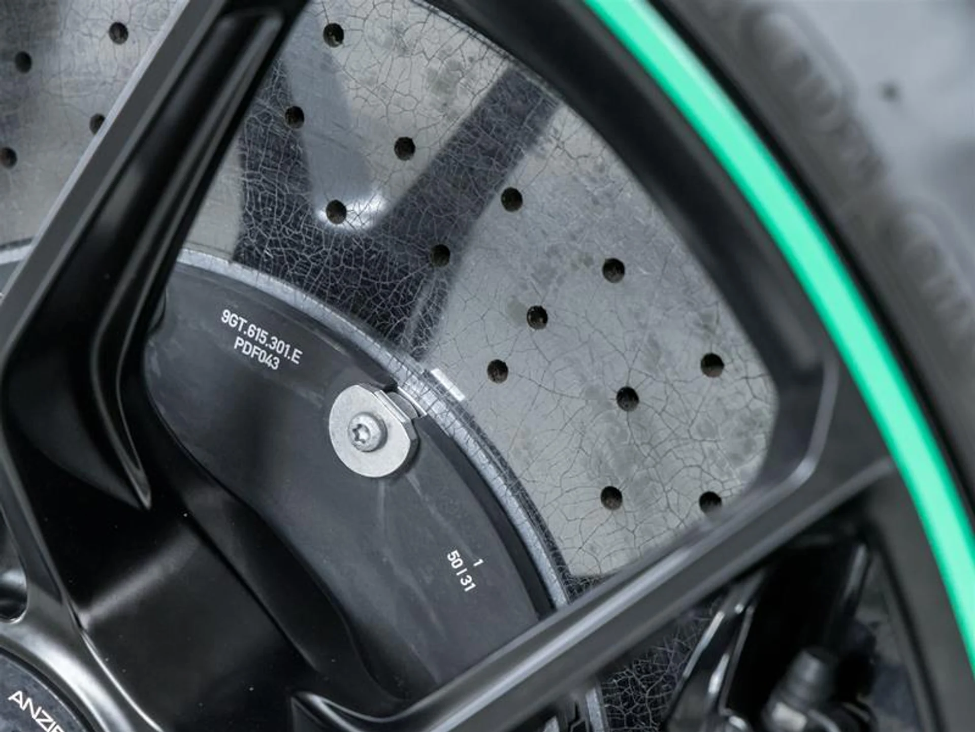 mph039_1098146574_11631804_1552972683_429b19e639