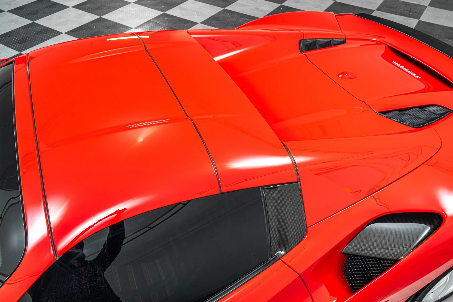 mph039_1101547619_Used_2017_Ferrari_488_Spider_1776892086_643fbe7778