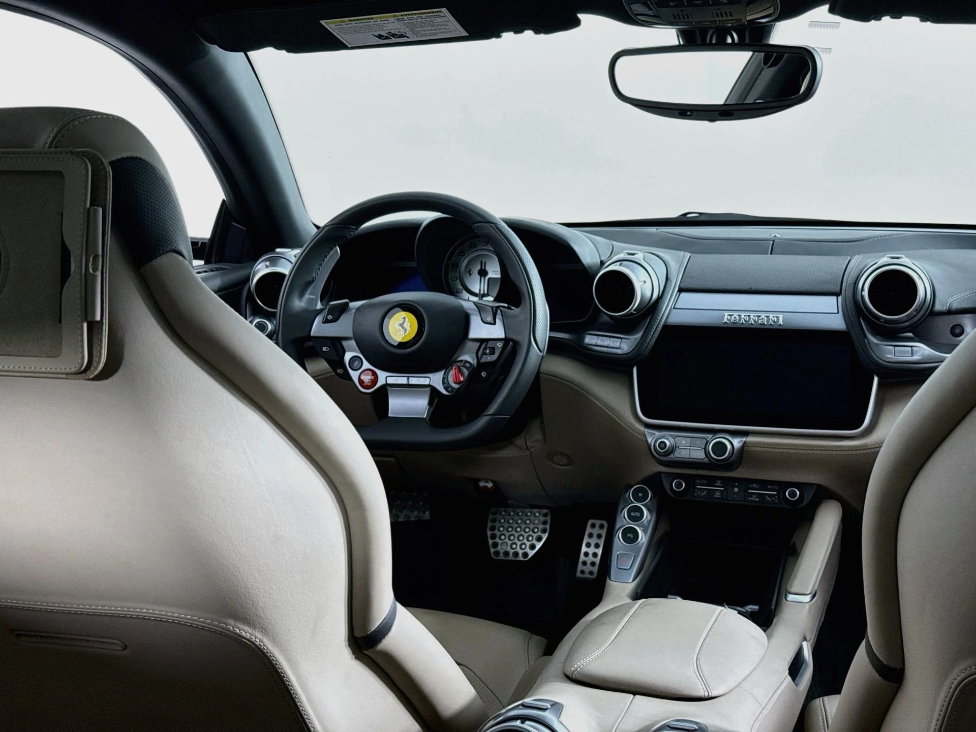 mph039_1103303462_Used_2019_Ferrari_GTC_4_Lusso_1792629181_b7a1e5b775