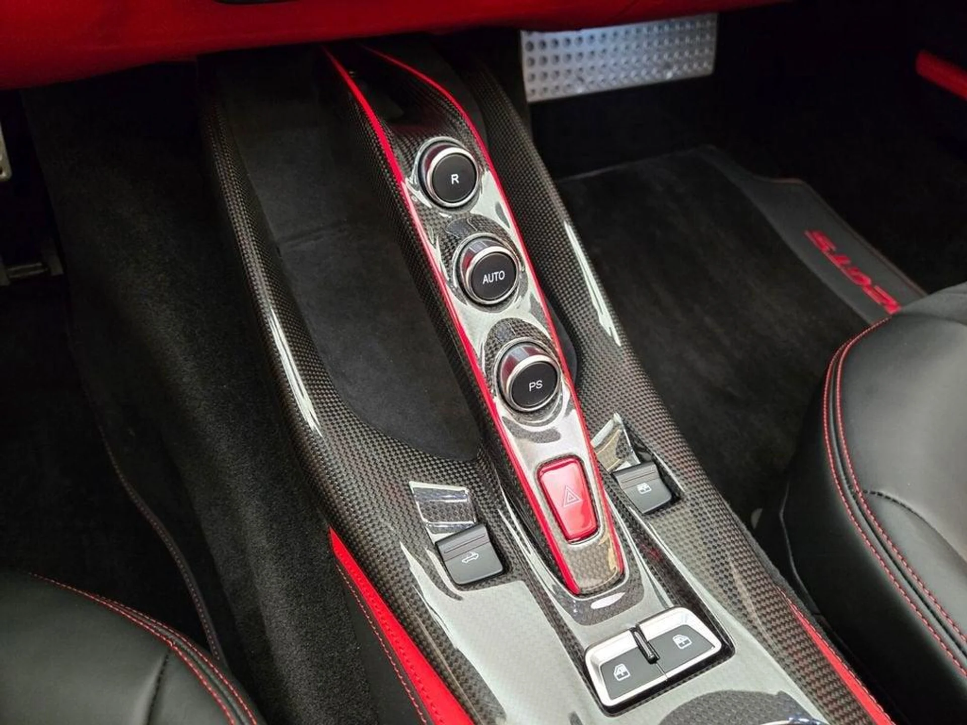 mph039_1103428820_Used_2022_Ferrari_812_GTS_1777383843_9d610fbd8e