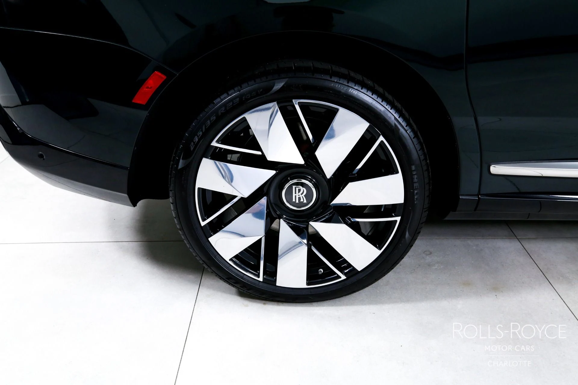 mph039_1117664632_Used_2026_Rolls_Royce_Cullinan_1782492986_2059951548