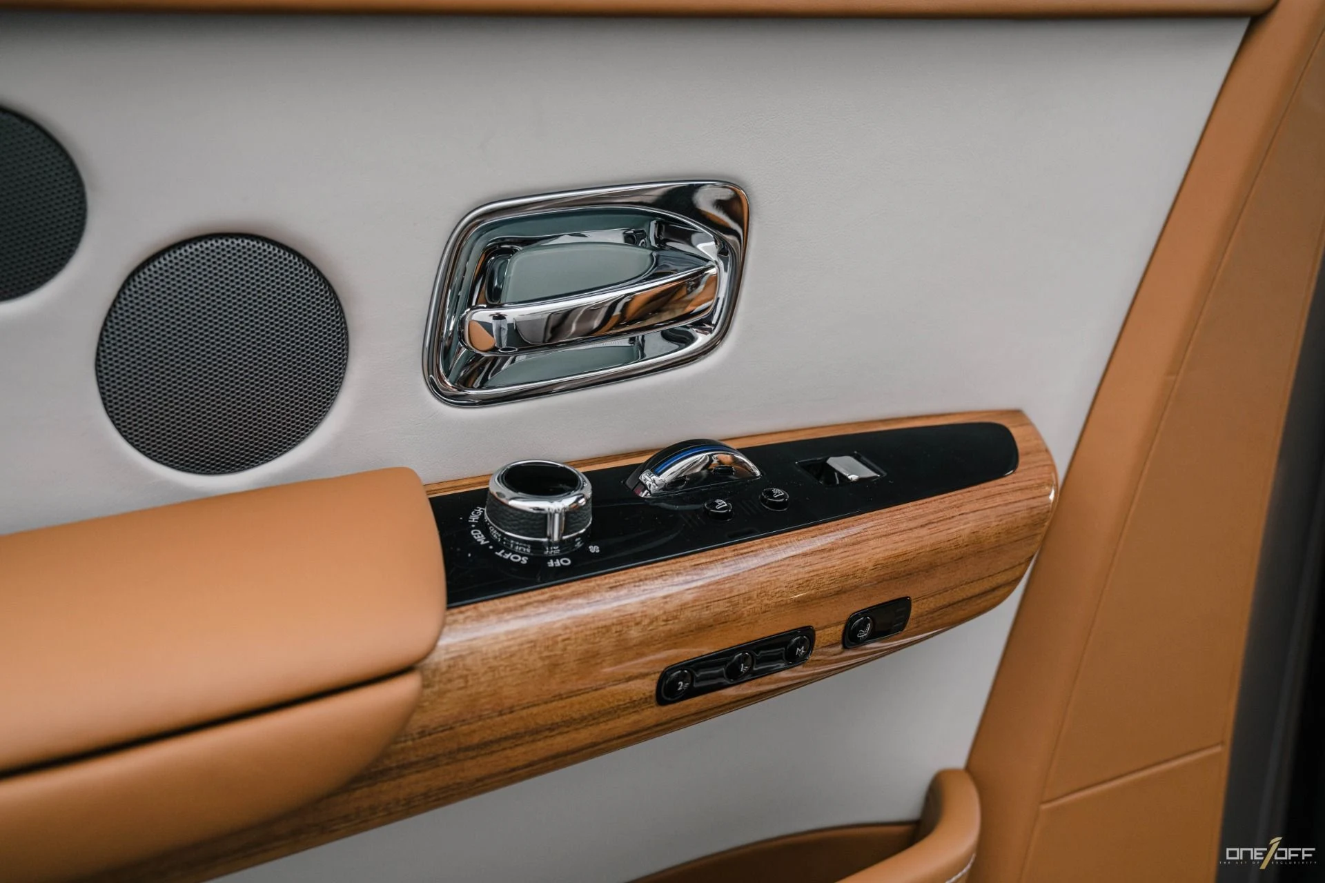 mph039_1117797444_Used_2019_Rolls_Royce_Phantom_FULL_MANSORY_BUILD_525600_MSRP_White_Sands_Paint_w_Starlight_Warranty_1753731338_3863ae4ccf
