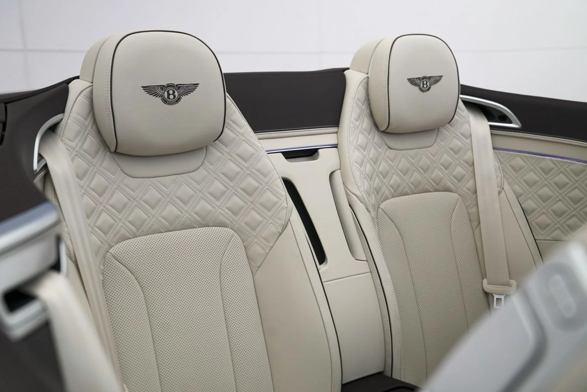 mph039_1121079444_ta97kh1iboigyhg89ov7ihe4vbqy_8e4eb3ae2c