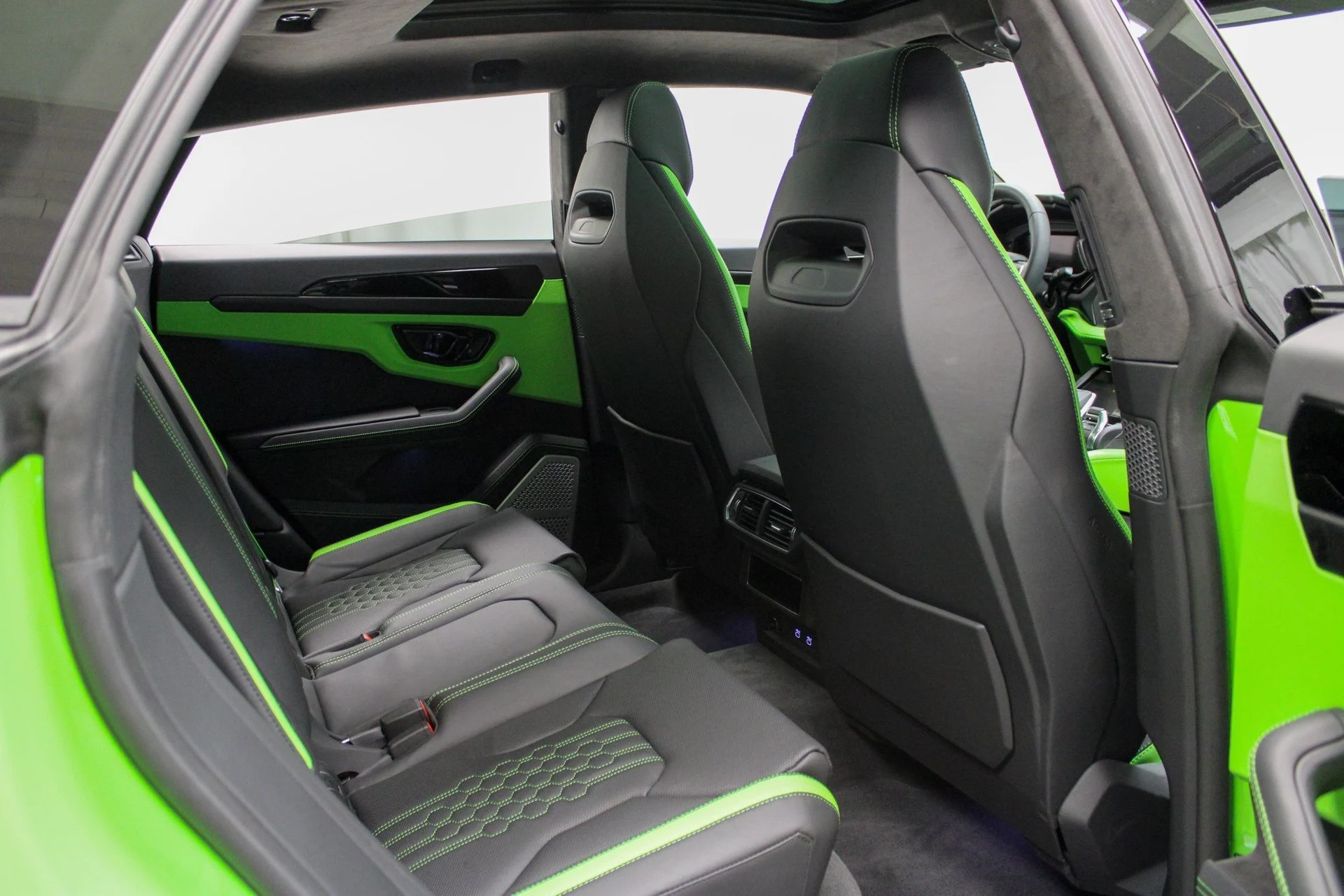 mph039_1123048691_24695041955601c87825f2978bf0ee12_f3c1a161d5