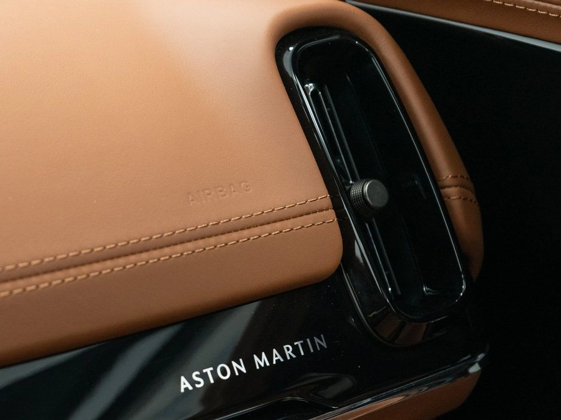 mph039_1133470354_cbb924407bc05caf36cd6f9b638b80e5_ed4054a19b