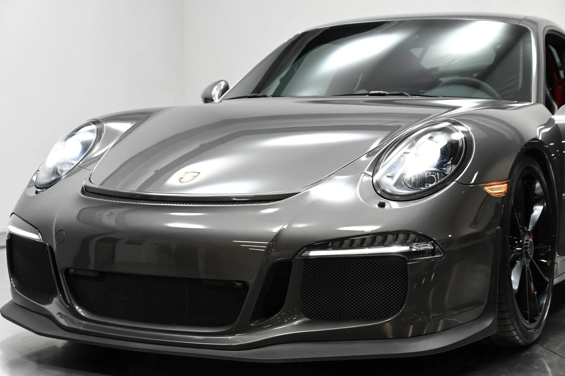 mph039_1134095482_Used_2015_Porsche_911_GT_3_1749853889_153b568c2f