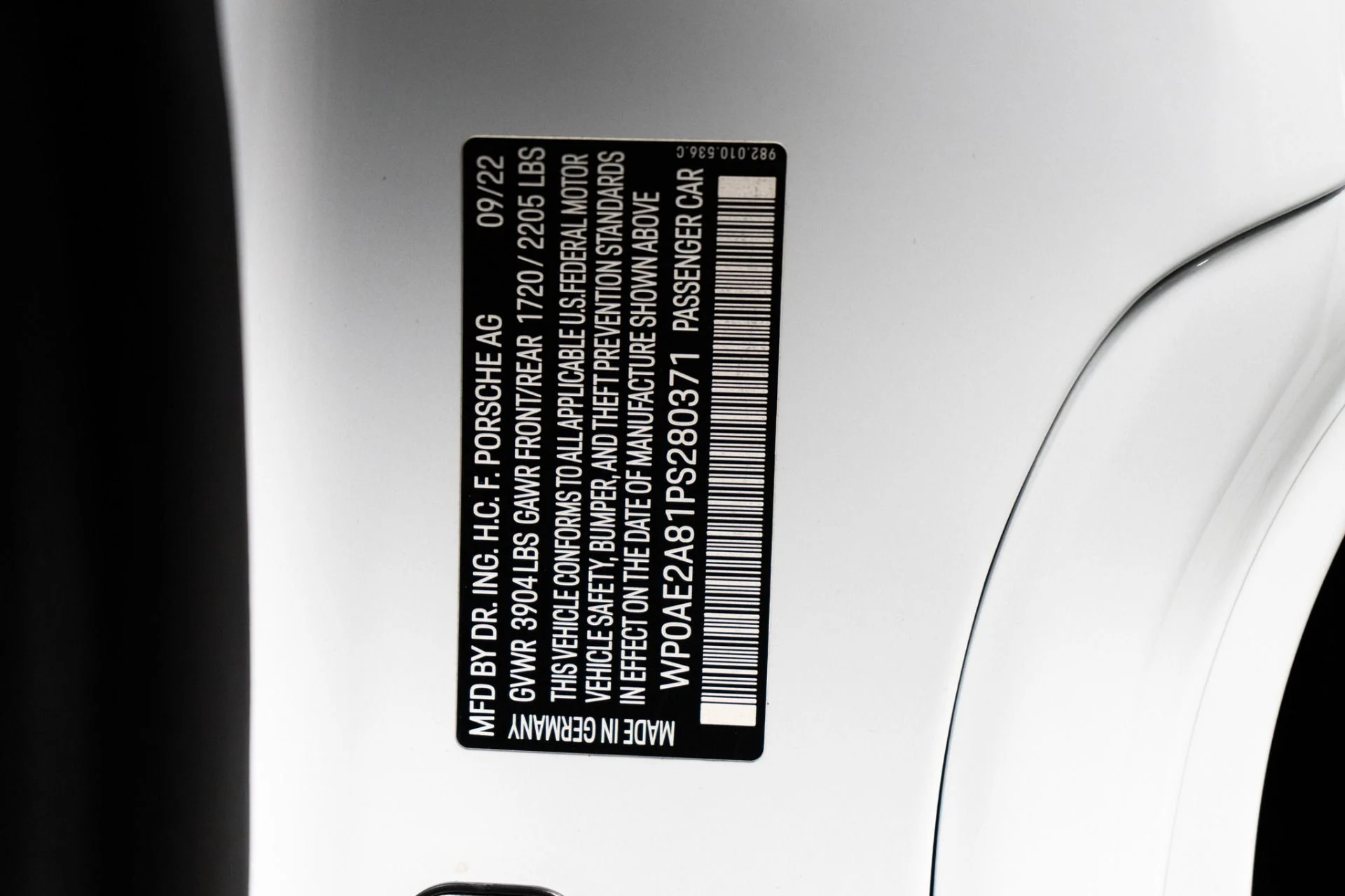 mph039_1138683730_Used_2023_Porsche_718_Cayman_GT_4_RS_Weissach_1757357596_39c82b26f7