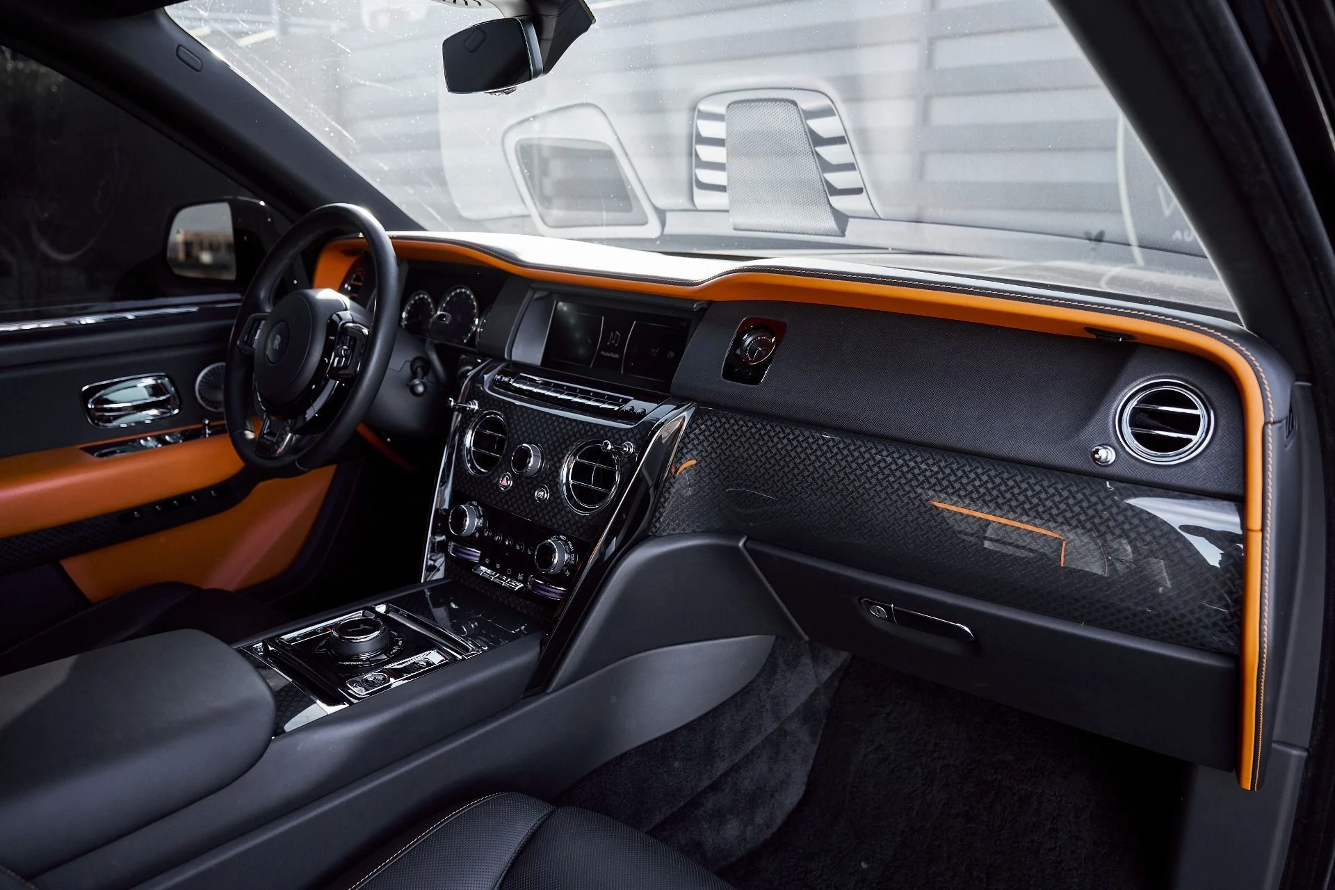 mph039_1143206211_Used_2022_Rolls_Royce_Cullinan_Black_Badge_1768359504_230a4757e8