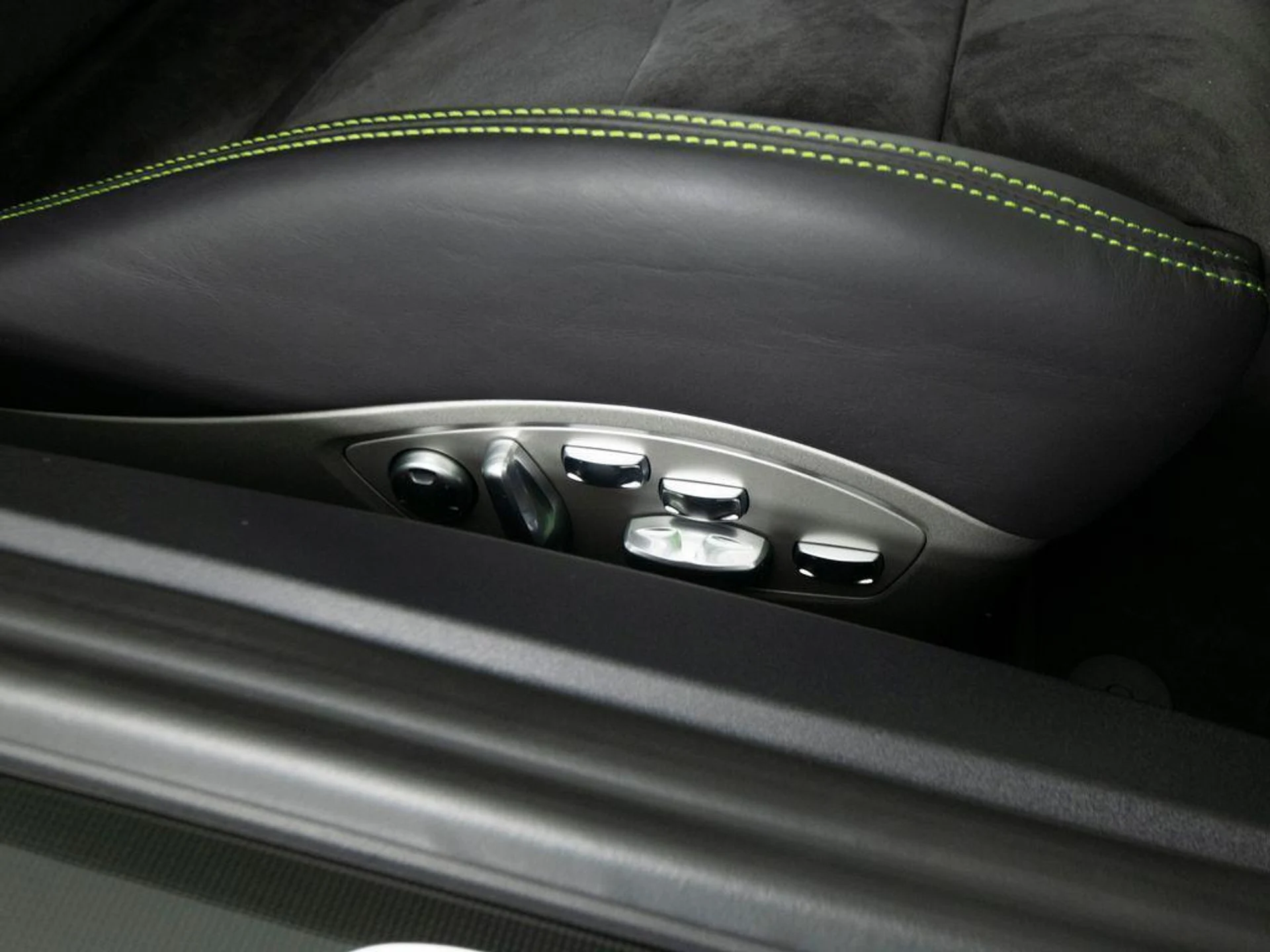 mph039_1145544852_vk7l_X_Pjd_F_Vkogjg_Yv_UH_7pix_EG_3_Q_07a3c5bfdd