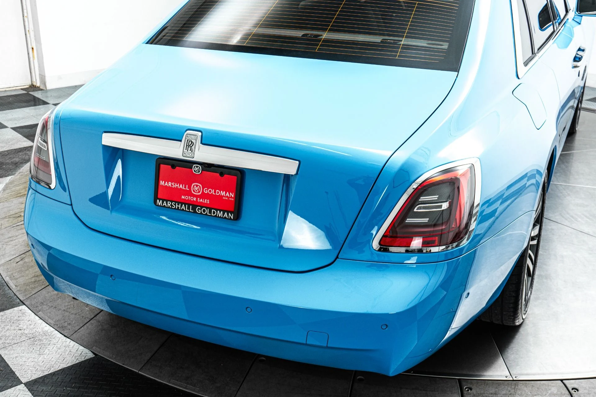 mph039_115175999_Used_2023_Rolls_Royce_Ghost_Special_Order_Color_Commissioned_Collection_Interior_1789680360_cb7c8705ed
