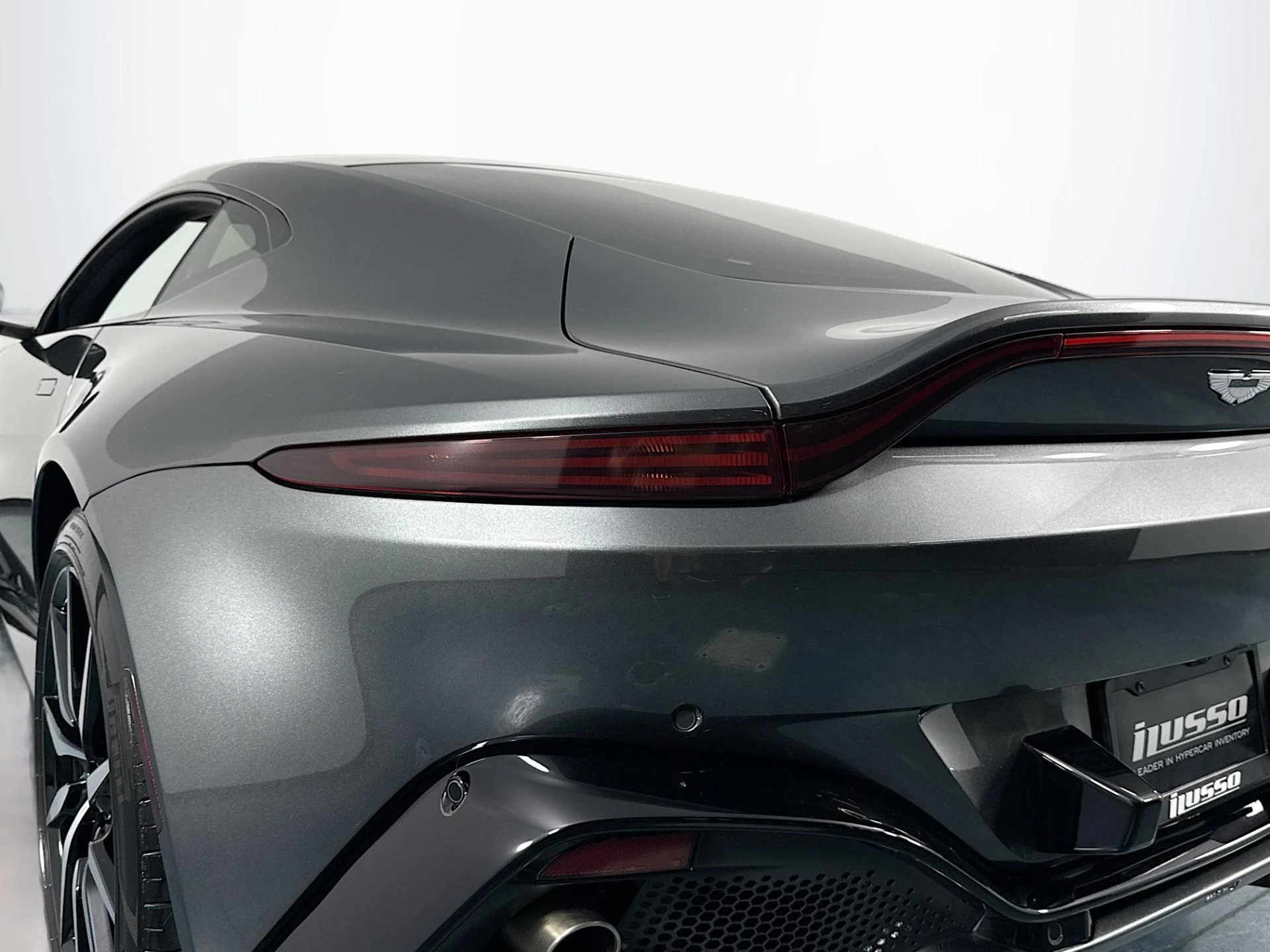 mph039_1158428761_Used_2020_Aston_Martin_Vantage_1784230072_b8ac2eb795