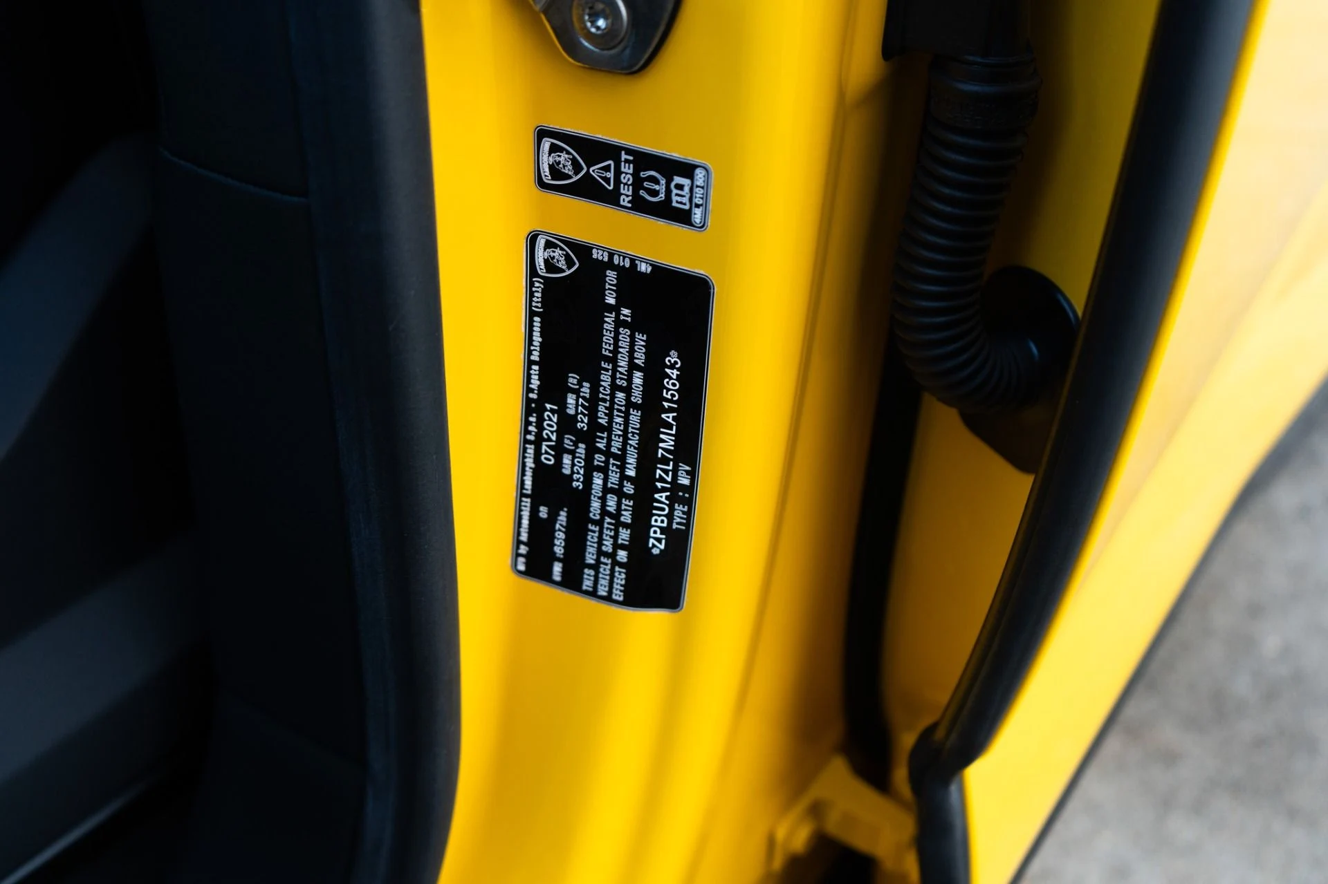 mph039_1164147622_Used_2021_Lamborghini_Urus_1770744627_625c2f8699