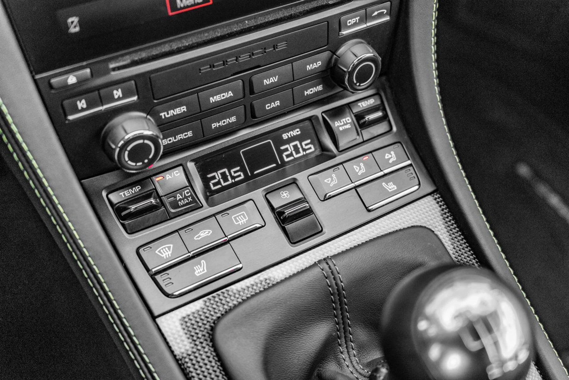 mph039_1166788155_porsche_718_cayman_2020_a2013fdeb2