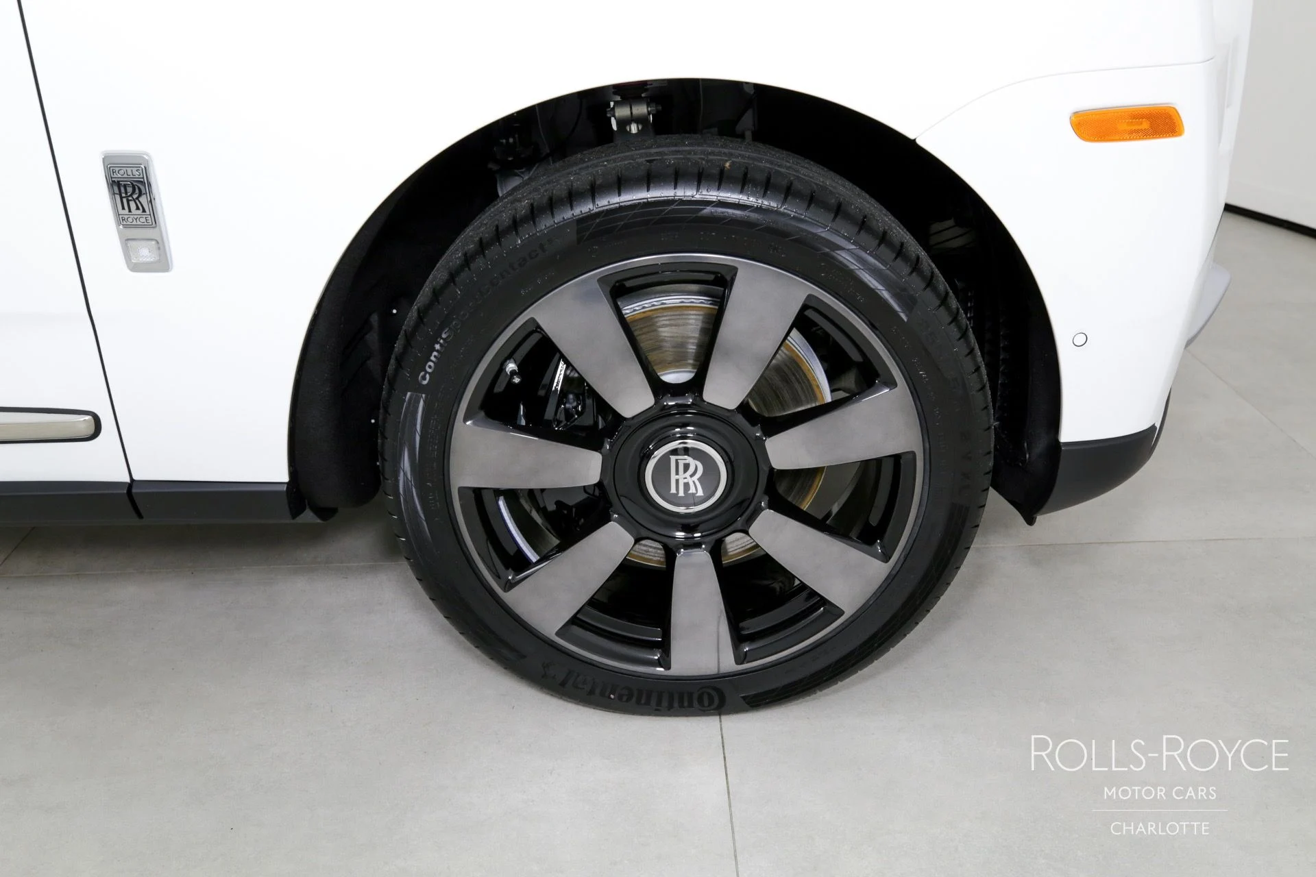 mph039_1171322902_Used_2024_Rolls_Royce_Cullinan_1715875988_f38e4936c8