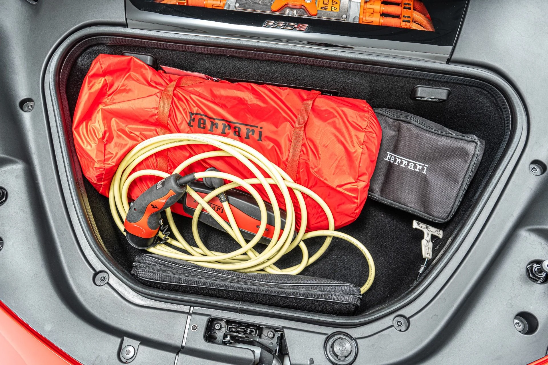 mph039_1180528748_Used_2025_Ferrari_SF_90_Spider_1779917400_e1e05c2f5b