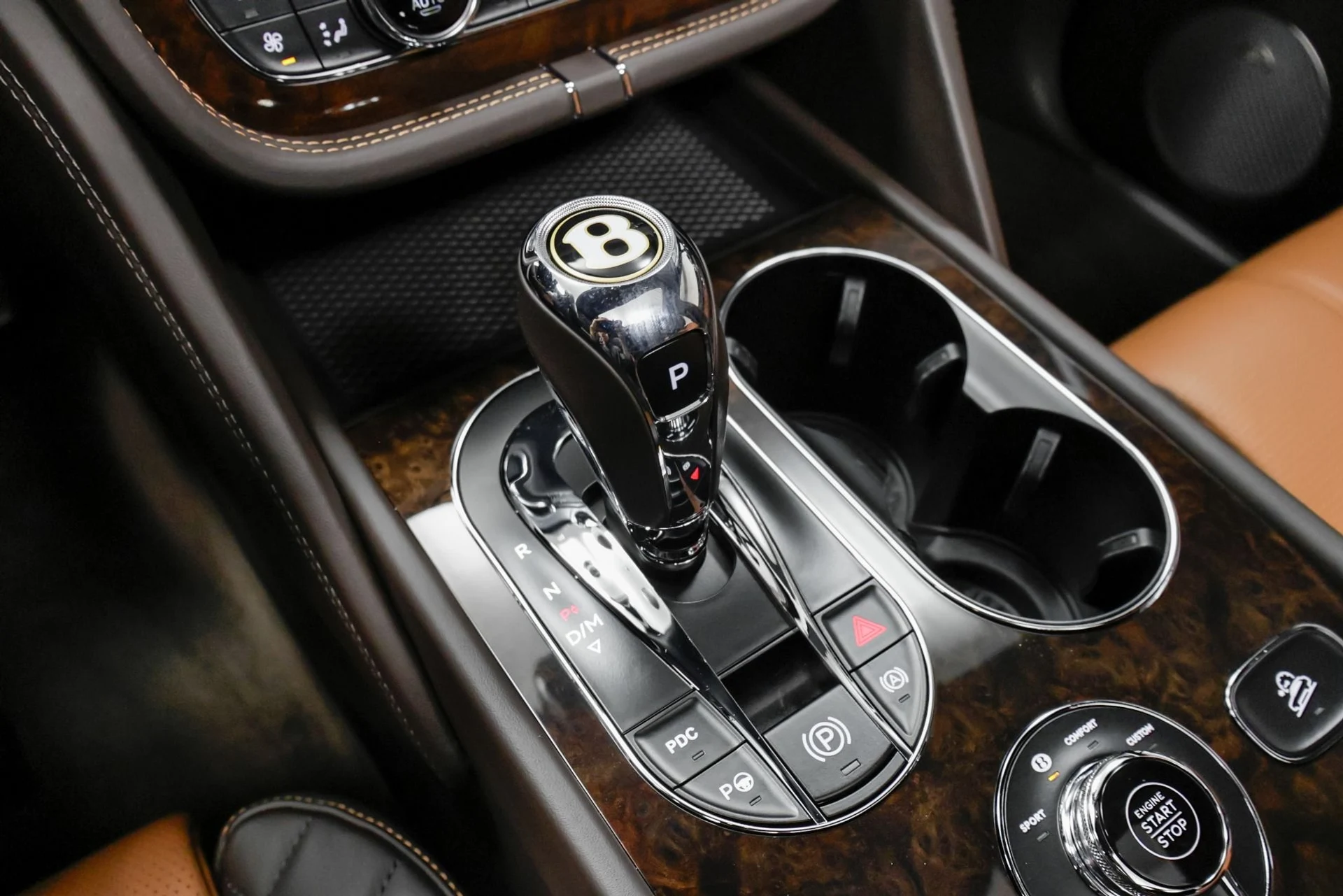 mph039_1193096360_Used_2020_Bentley_Bentayga_V8_1761664862_5dfb962689