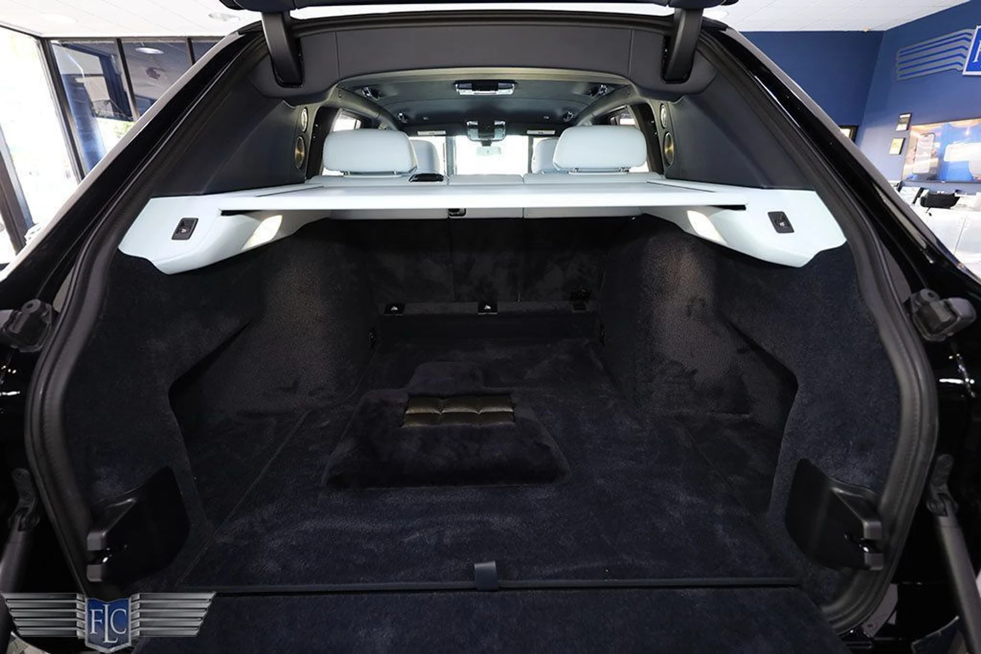 mph039_1197875080_used_2023_rolls_royce_cullinan_blackbadgesportutility_6305_22951746_40_1024_102fa09214