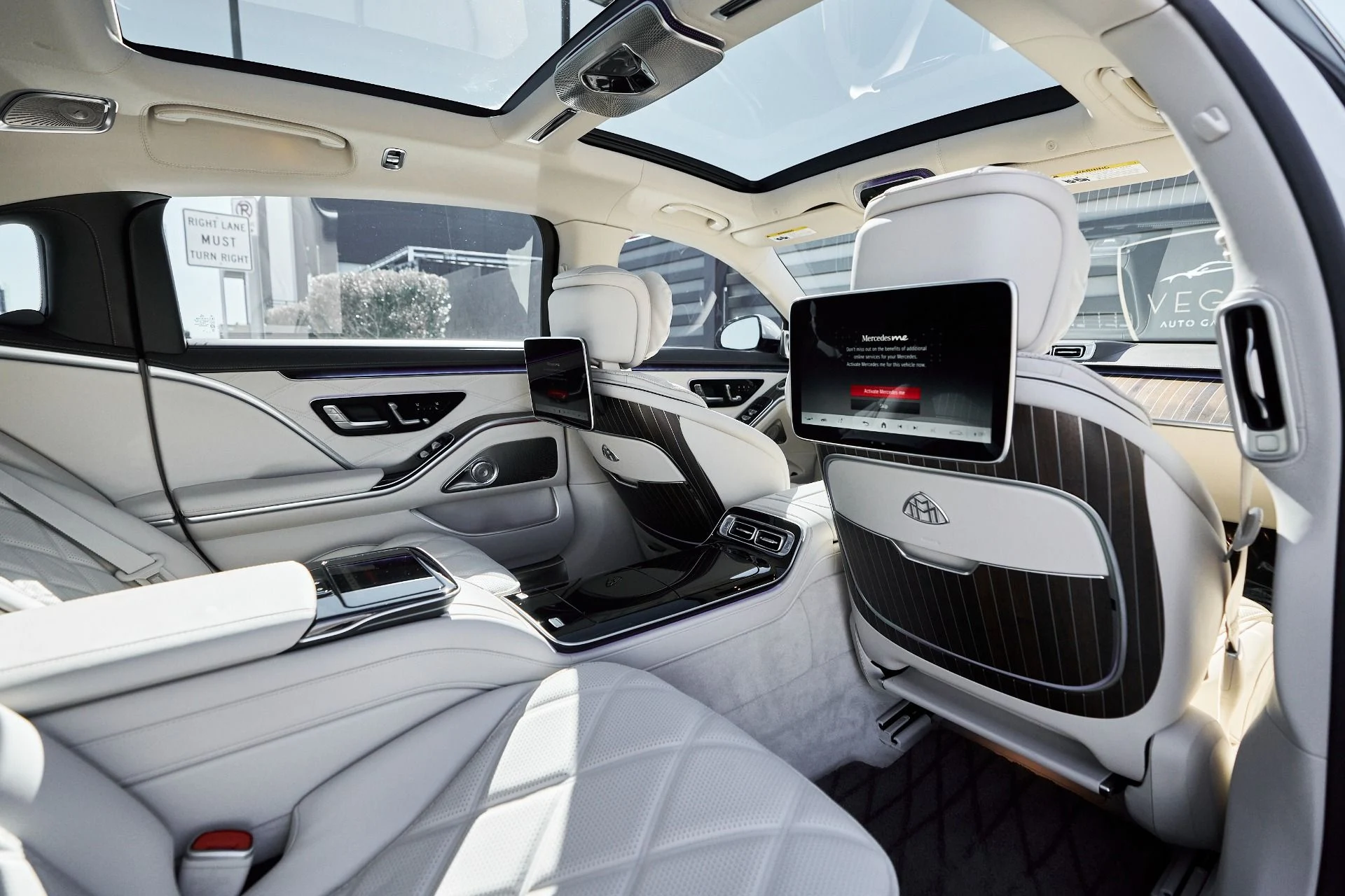 mph039_1203271988_Used_2025_Mercedes_Benz_S_Class_Maybach_S_680_1761611100_427c3a117d