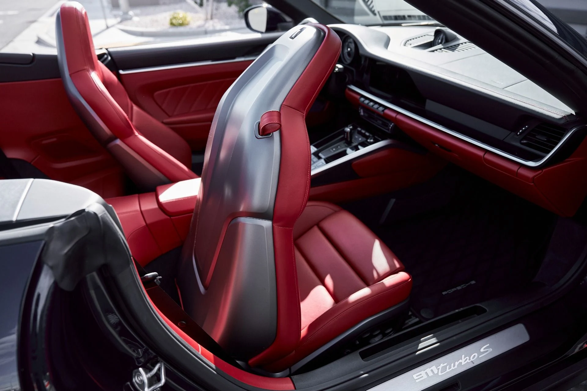 mph039_1209948146_Used_2021_Porsche_911_Turbo_S_1767839095_b001ab229a