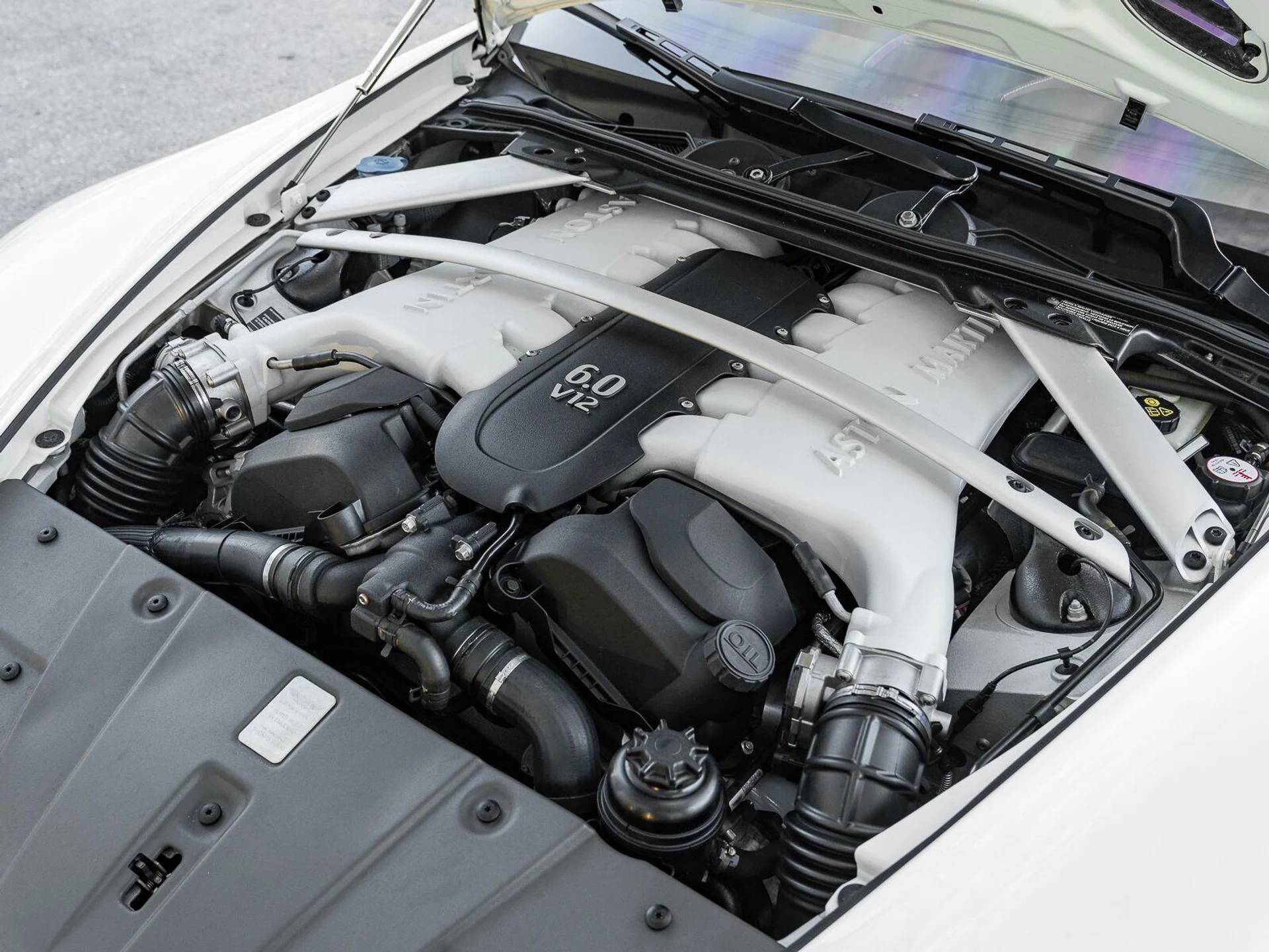 mph039_121466826_Used_2017_Aston_Martin_Vantage_S_1792786095_c6ad335789