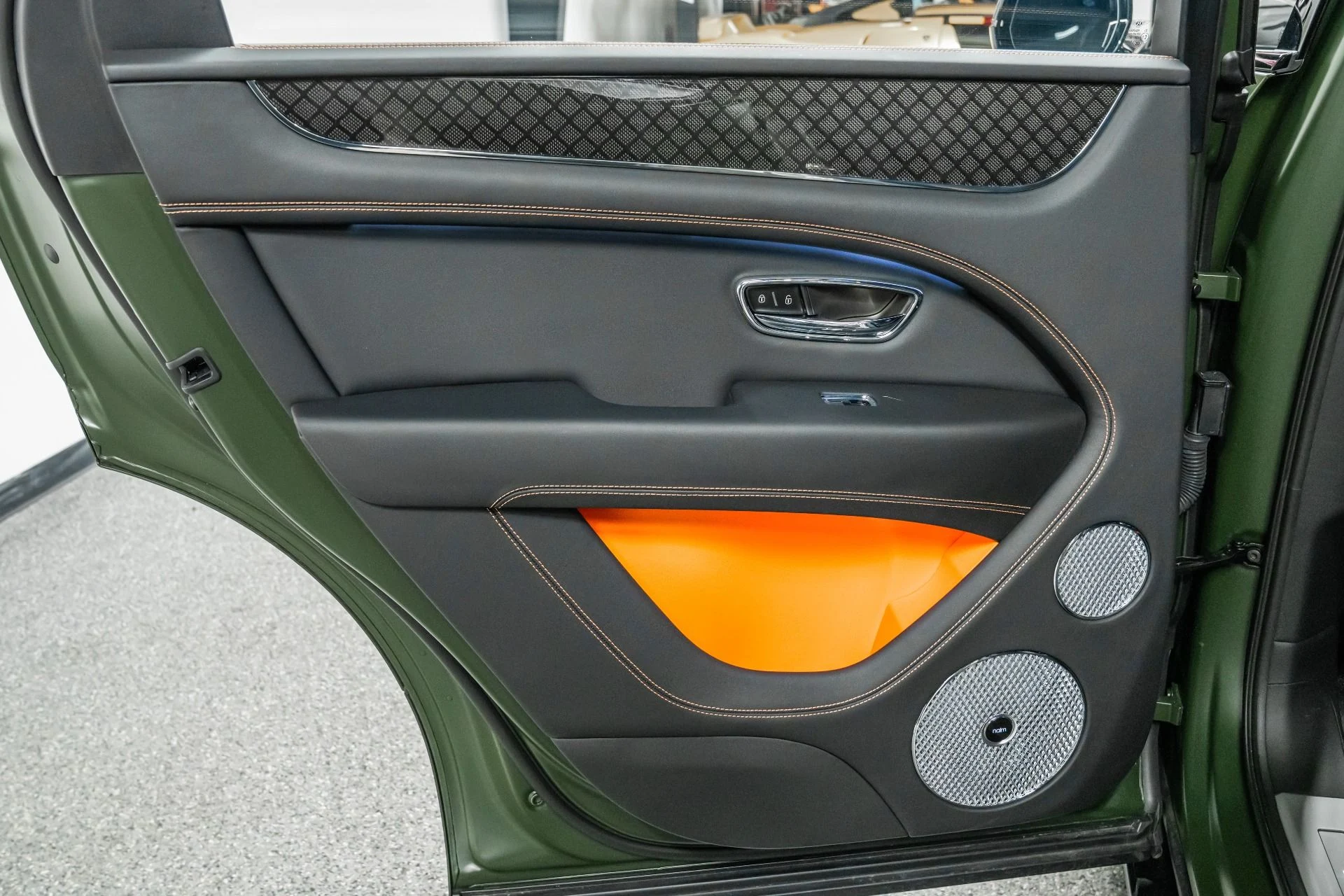 mph039_1221409338_Used_2025_Bentley_Bentayga_S_Black_Edition_Factory_Matte_Paint_Full_PPF_292_K_MSRP_1768506308_2107c6a9cb