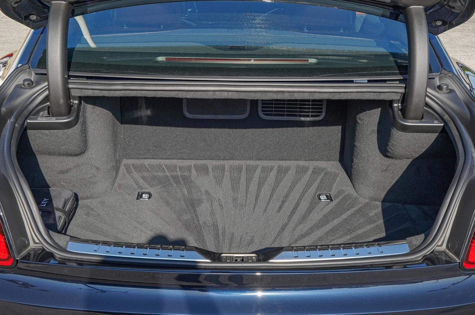 mph039_1226523433_Hi_Tech_Luxury_Imports_LLC_SCBBR_6_ZGXTC_023888_image_39_153f78bd32
