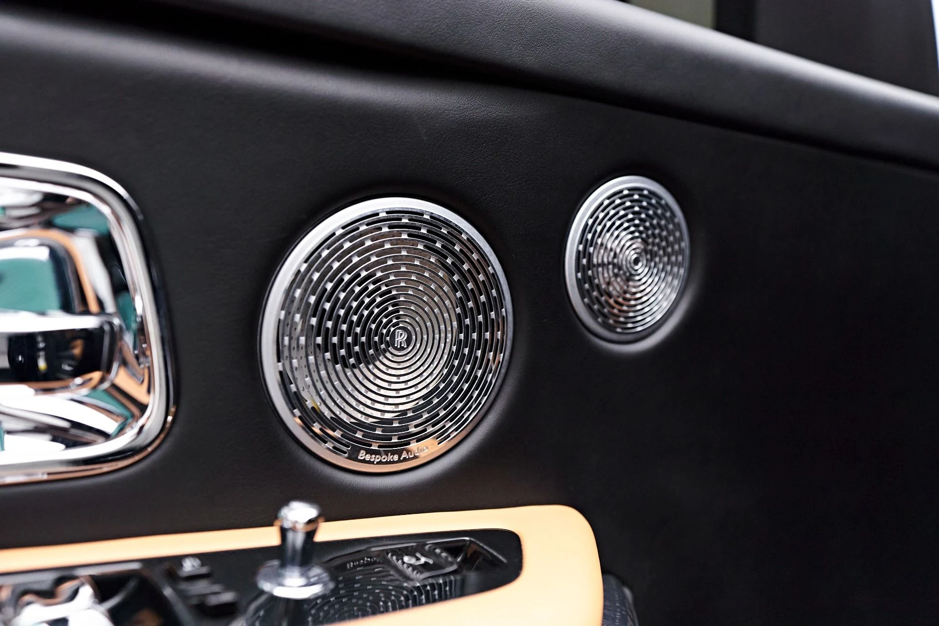 mph039_1245086727_Used_2022_Rolls_Royce_Cullinan_Base_1679686724_2564188fdb