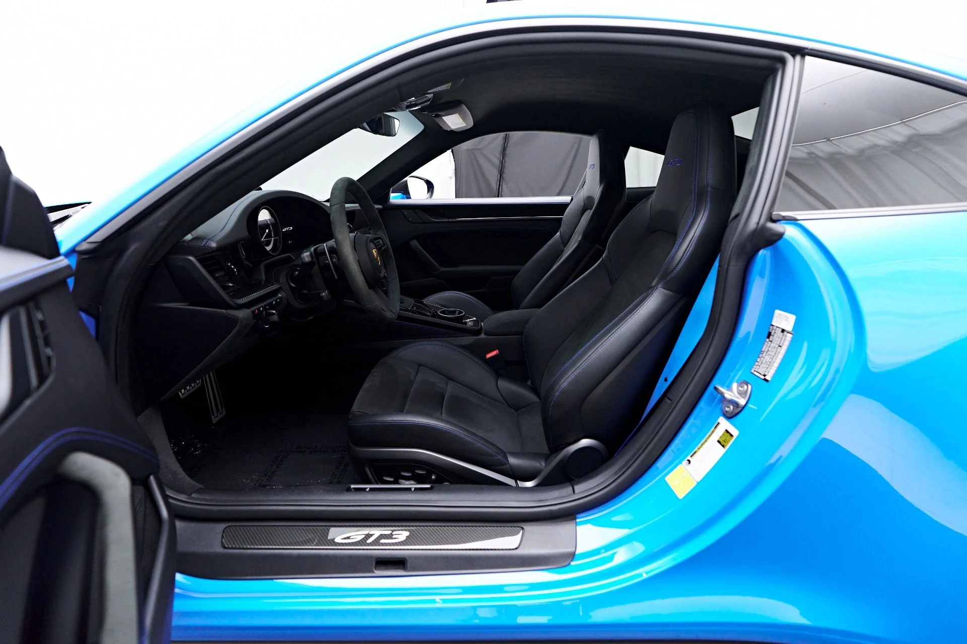 mph039_1245296229_Used_2022_Porsche_911_GT_3_1757034829_31cb1f8a5c