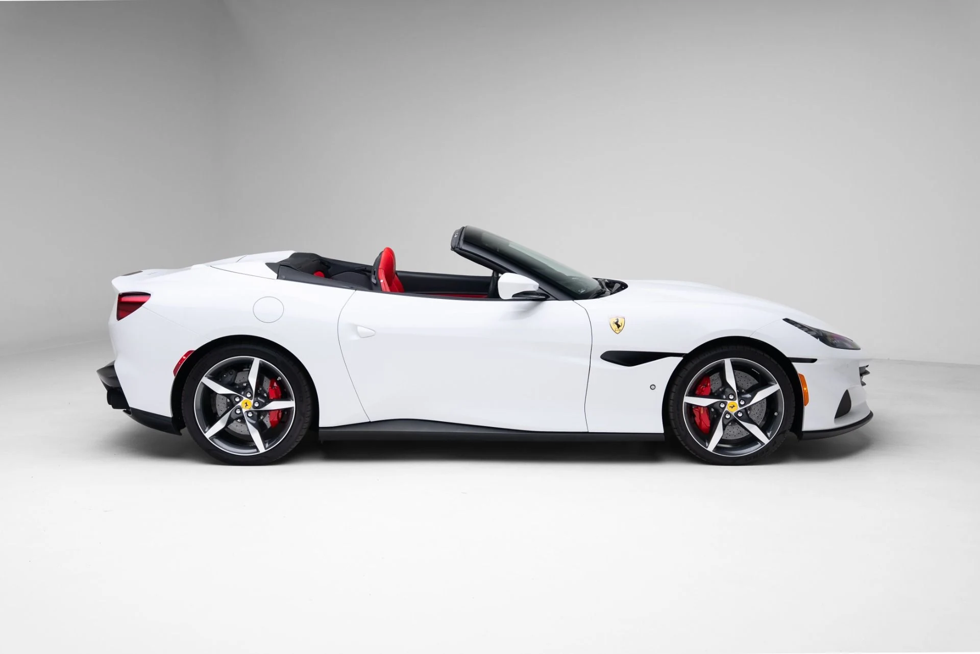 mph039_1249898955_Used_2022_Ferrari_Portofino_M_1771016640_e53289c9d2