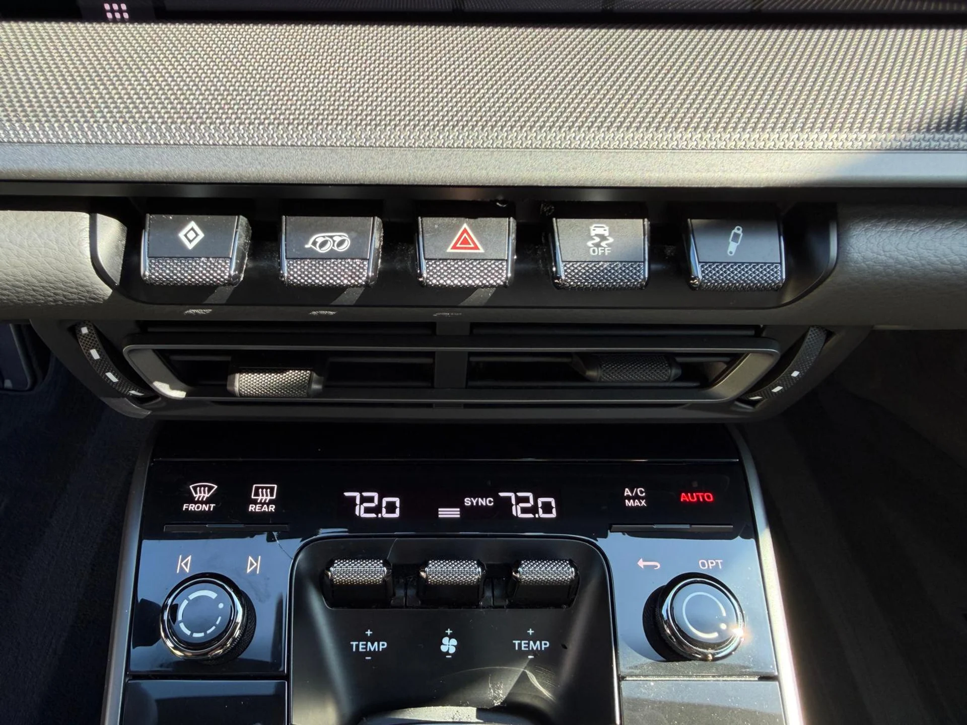 mph039_1265662397_Whats_App_Image_2025_12_26_at_1_33_06_PM_37_69bbfd442c