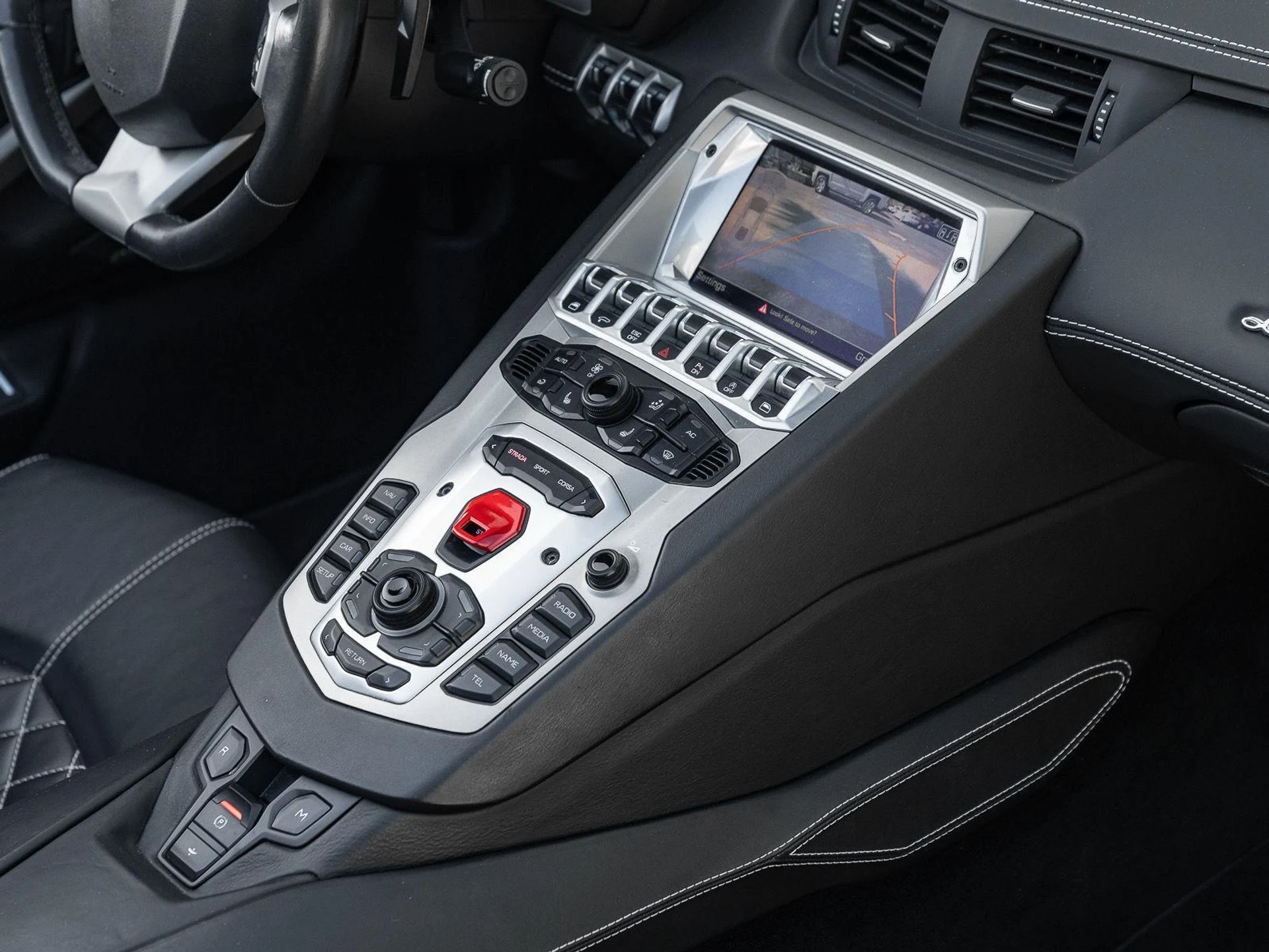 mph039_1266016003_Used_2016_Lamborghini_Aventador_LP_700_4_1777082815_e6e6171737