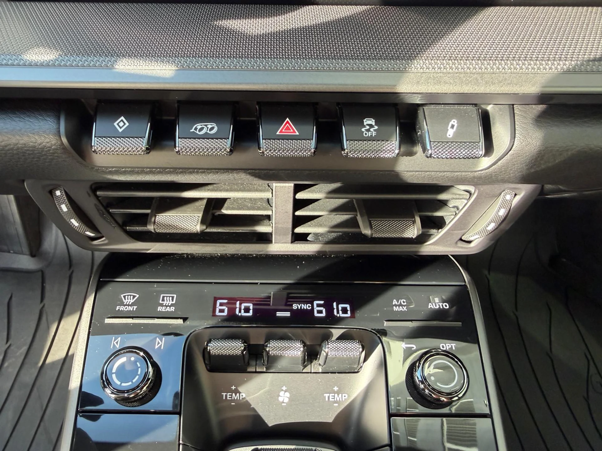 mph039_1278587786_Whats_App_Image_2025_12_18_at_5_56_32_PM_6_fec583a7a6