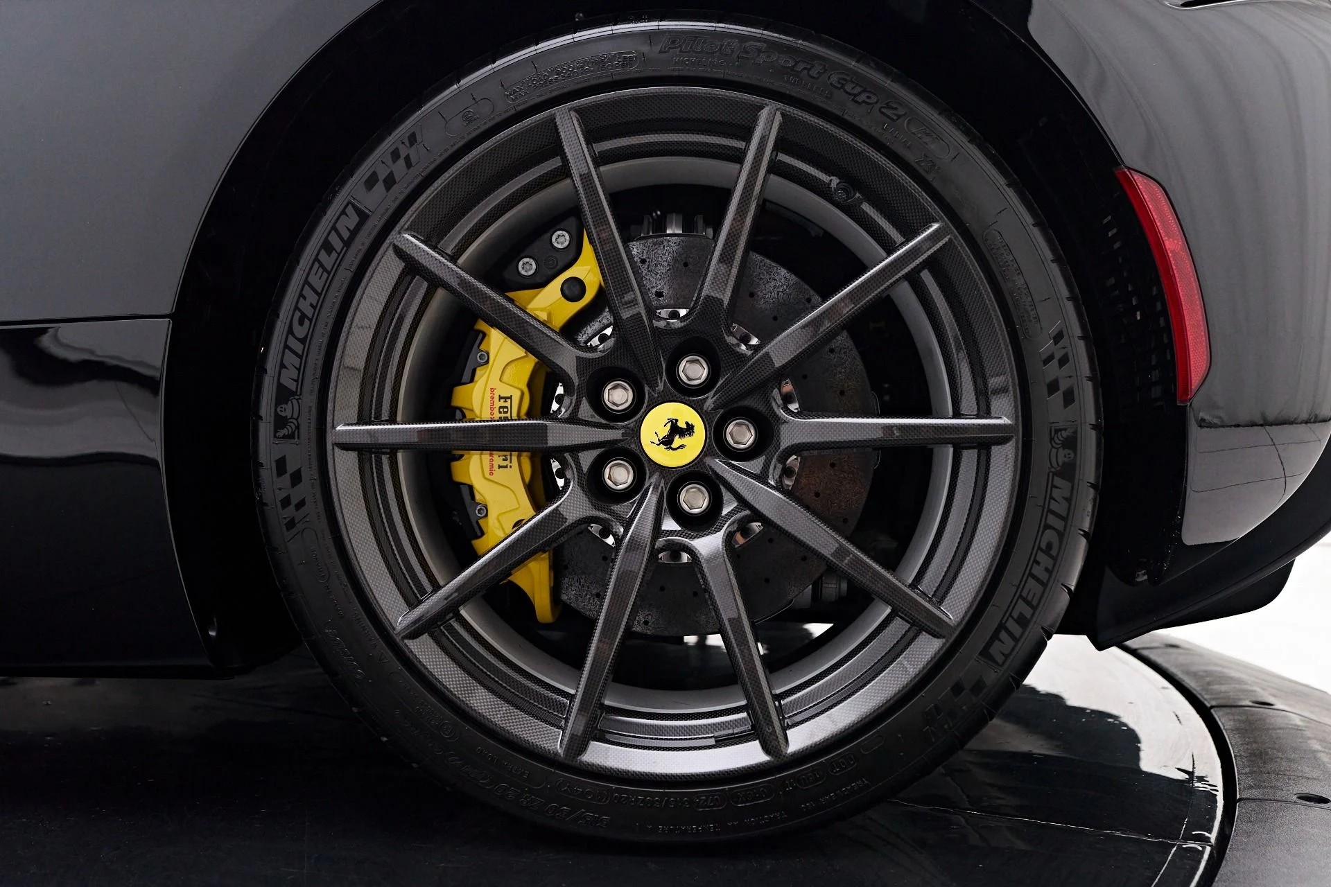 mph039_1281313108_Used_2024_Ferrari_SF_90_Spider_Base_1755223316_1956cbb391