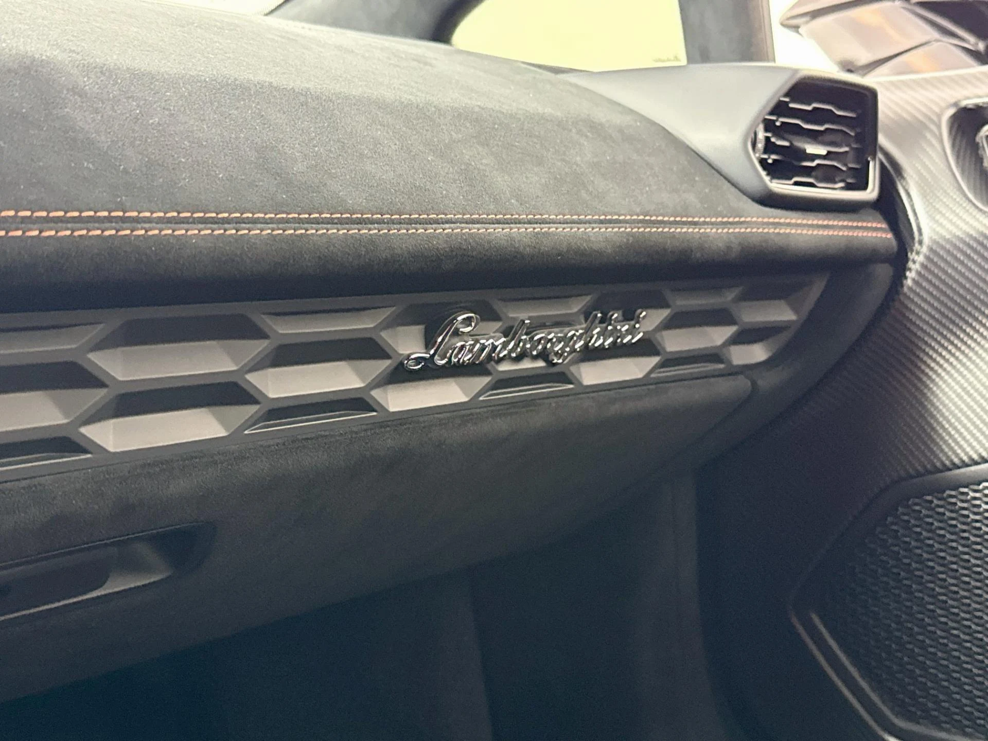 mph039_1281481220_Used_2022_Lamborghini_Huracan_STO_1789147605_74969d5ea1
