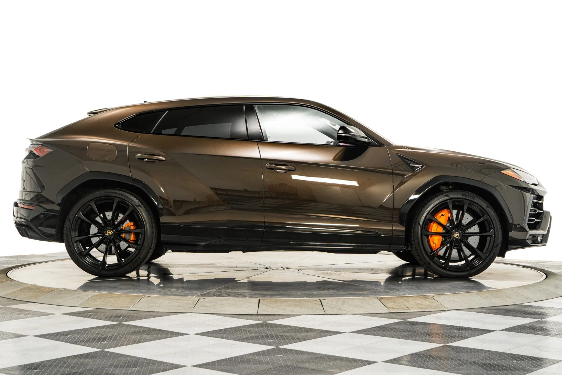mph039_1286443438_Used_2022_Lamborghini_Urus_1793135043_545c0e6329