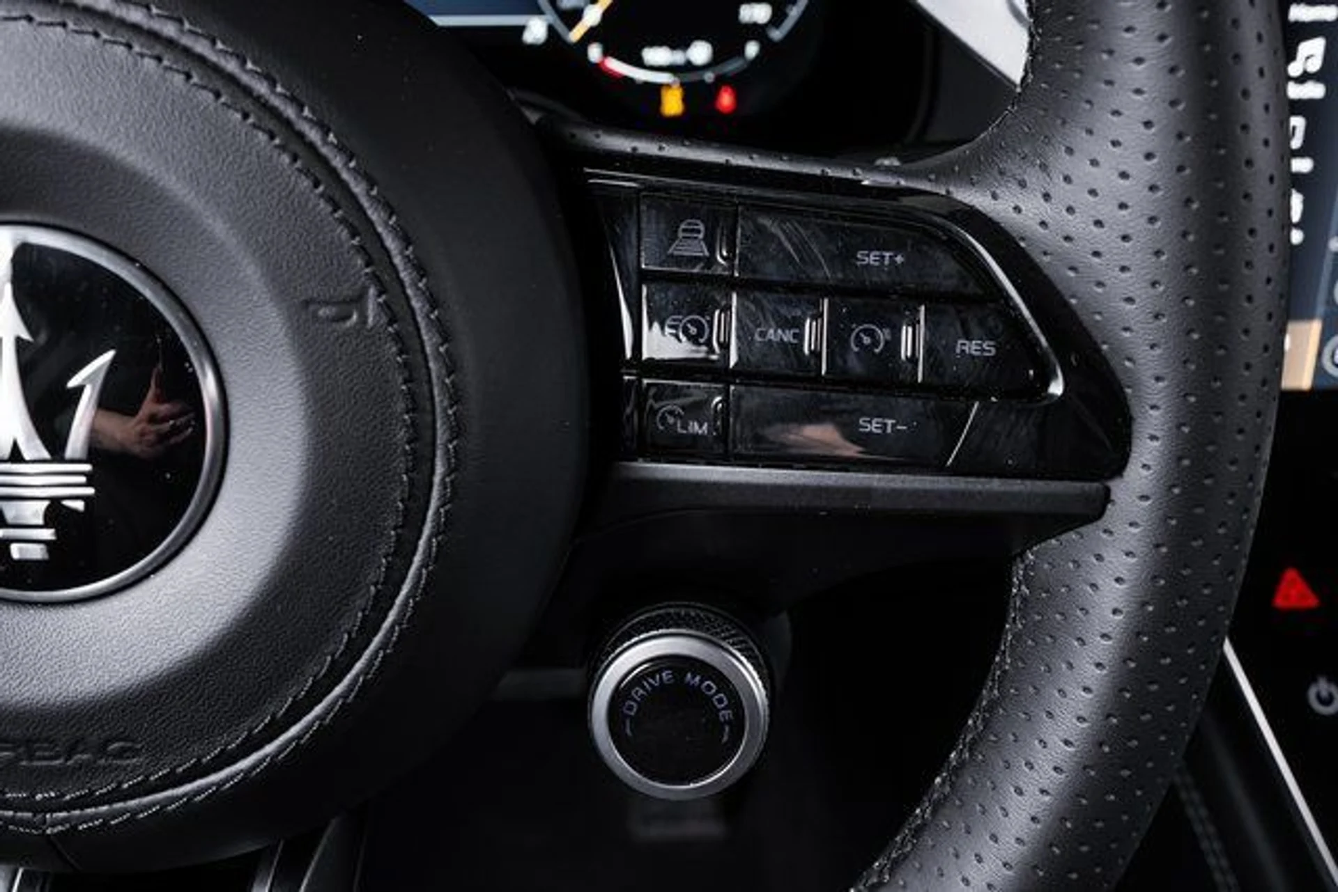 mph039_1299981531_f08bbb8982e4bf3a79b1cd83ba98287cx_34698b9236