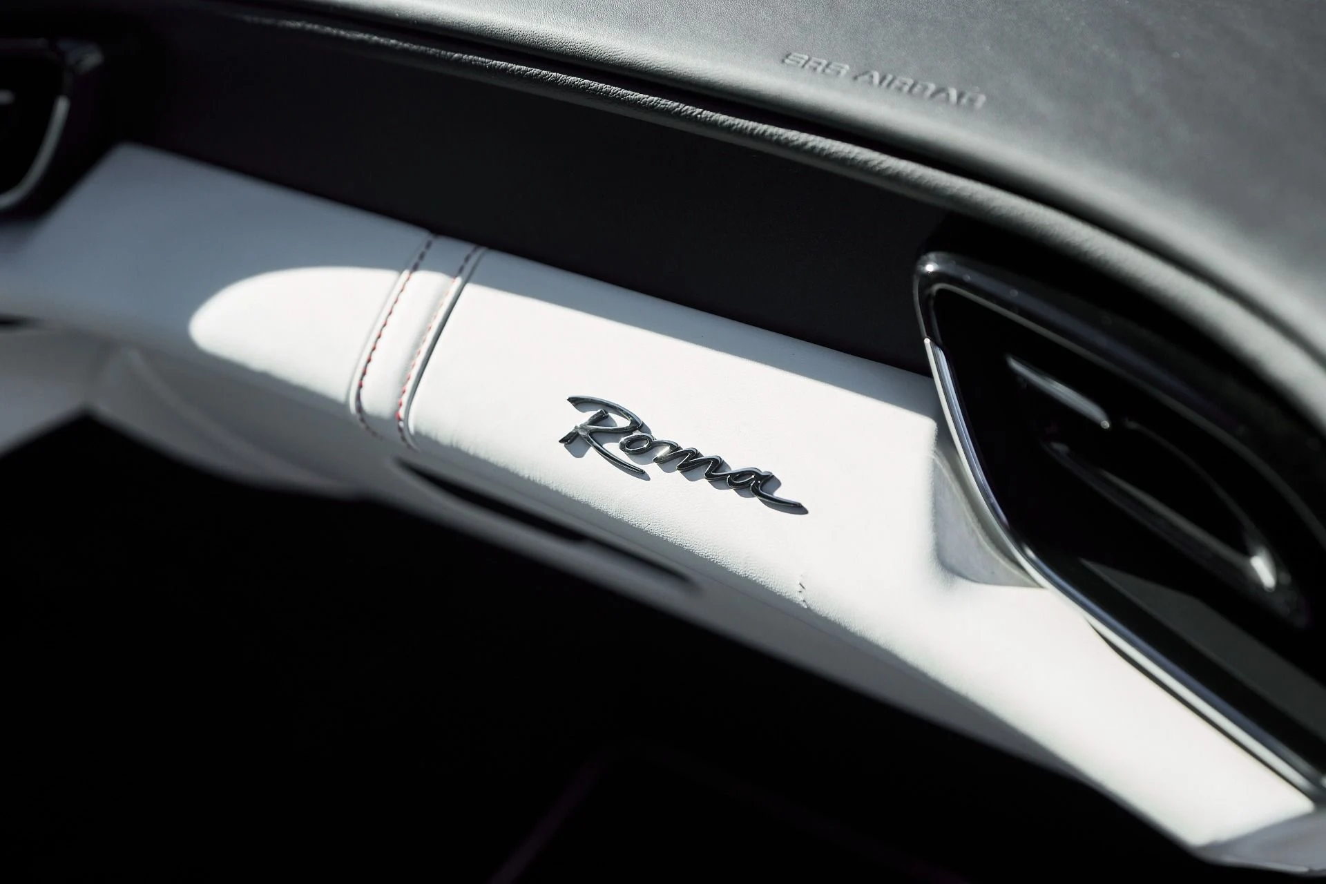 mph039_1301158826_Used_2022_Ferrari_Roma_Base_1764637245_a125243427