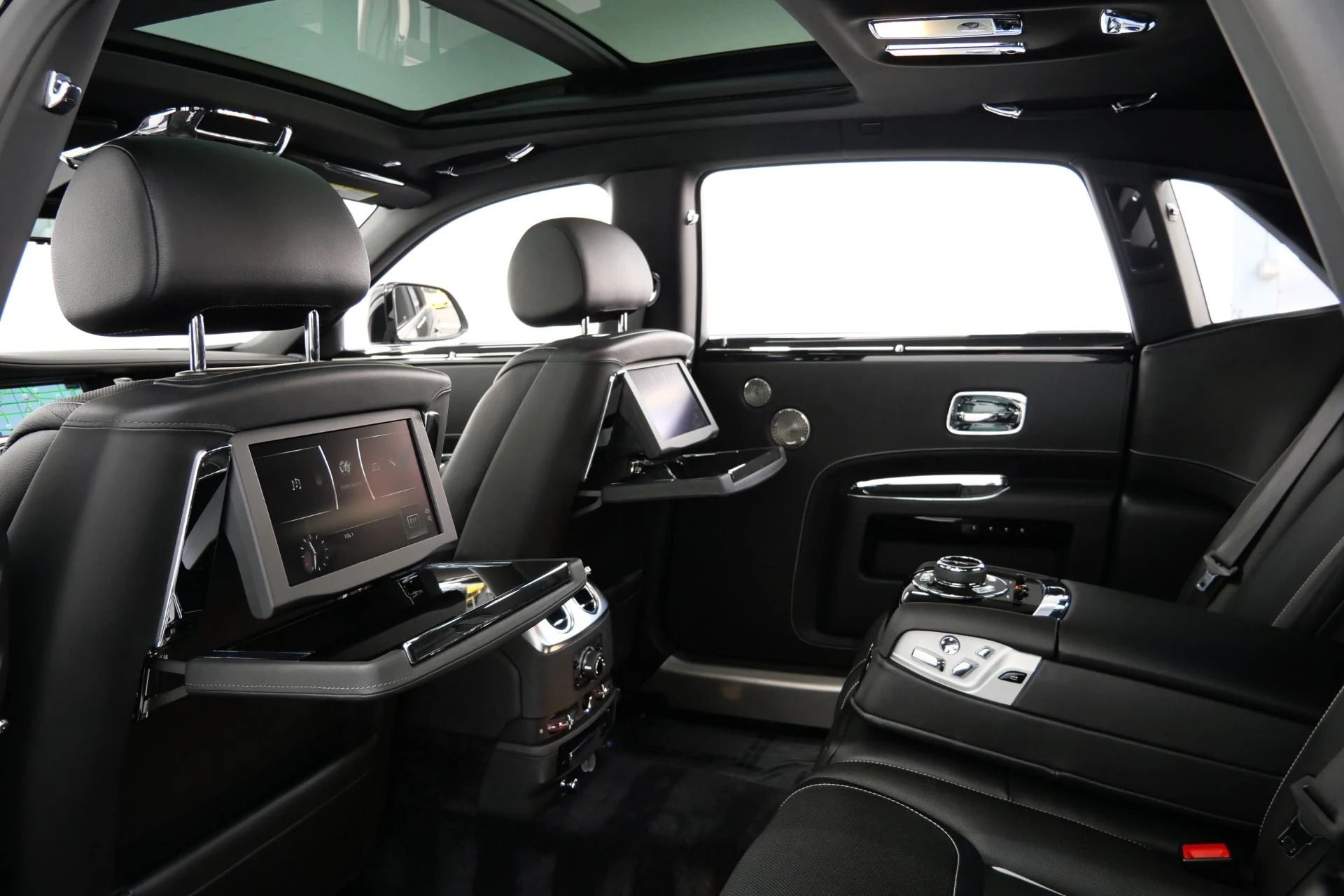 mph039_132424429_Used_2019_Rolls_Royce_Ghost_EWB_Long_Wheelbase_Model_430_K_MSRP_Low_Miles_1788191510_875f7fefd1