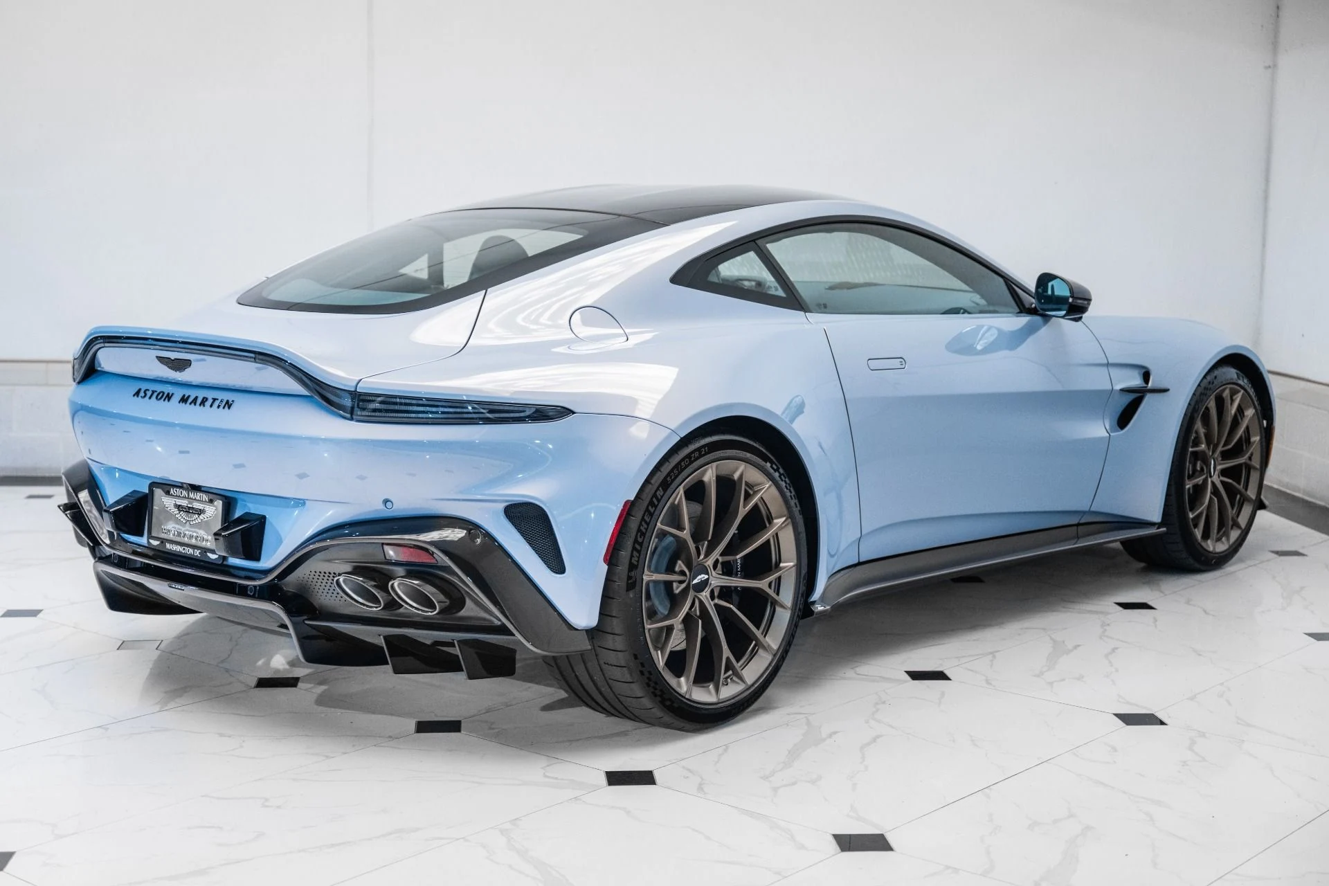mph039_1329646879_New_2026_ASTON_MARTIN_VANTAGE_1759240597_013c010eb4