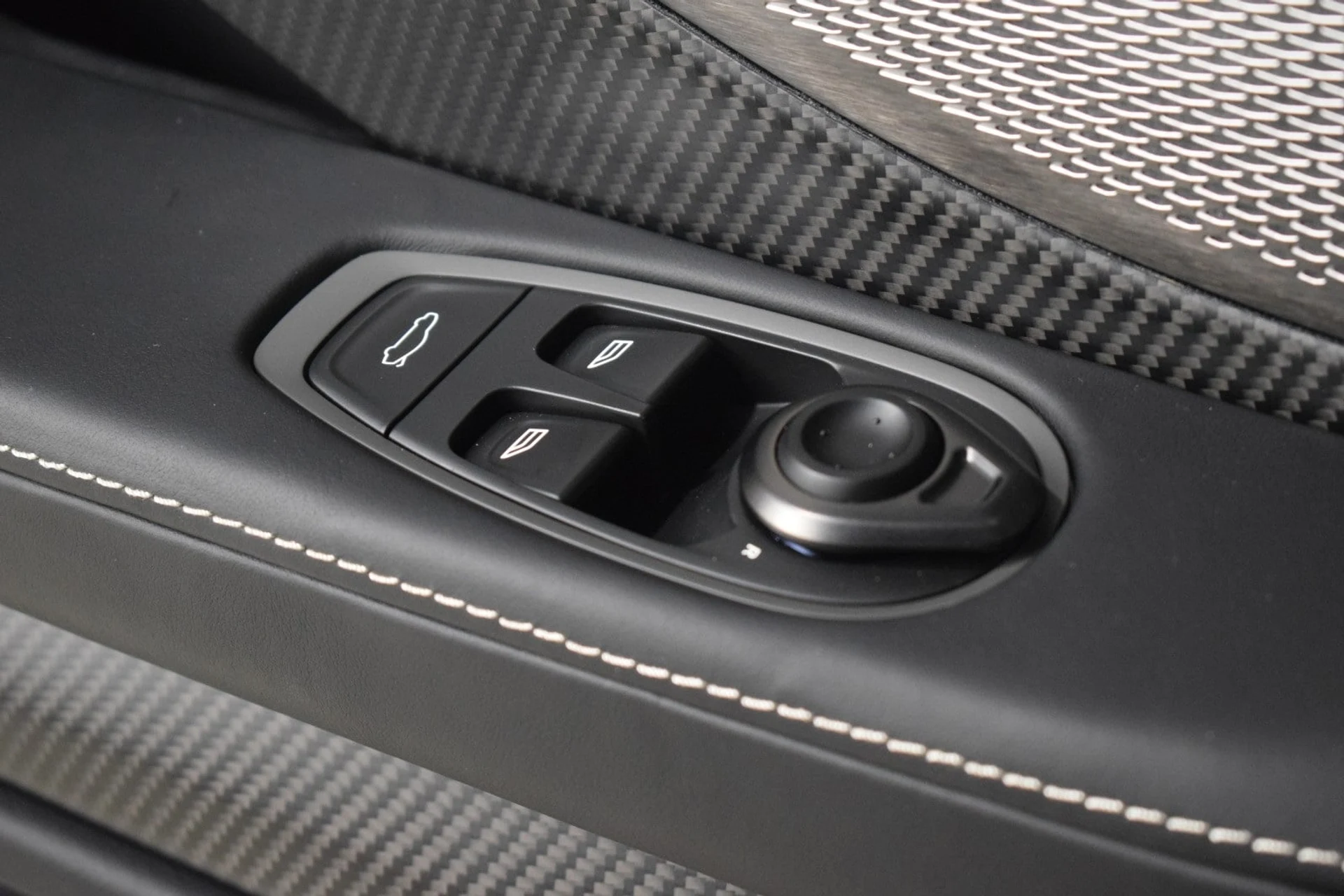 mph039_132972540_58ffc4cbdf510a68787d614c54611b75x_c6f0a6b437