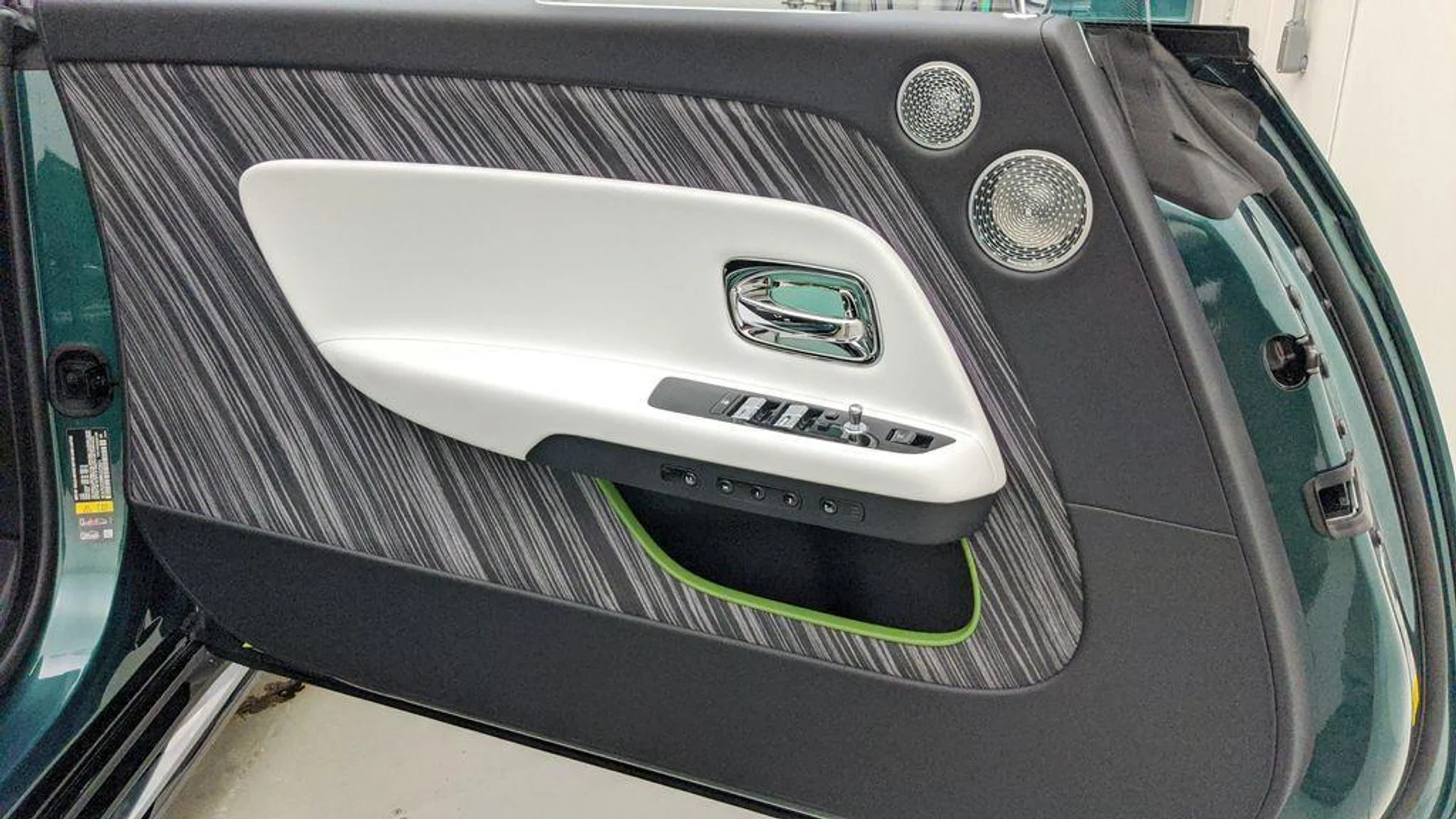 mph039_1338697916_Qz9_O_Jig_A_Gh_Rn_B_Hq06t_M8kx_H_Fr_Bg_b9957b90ca