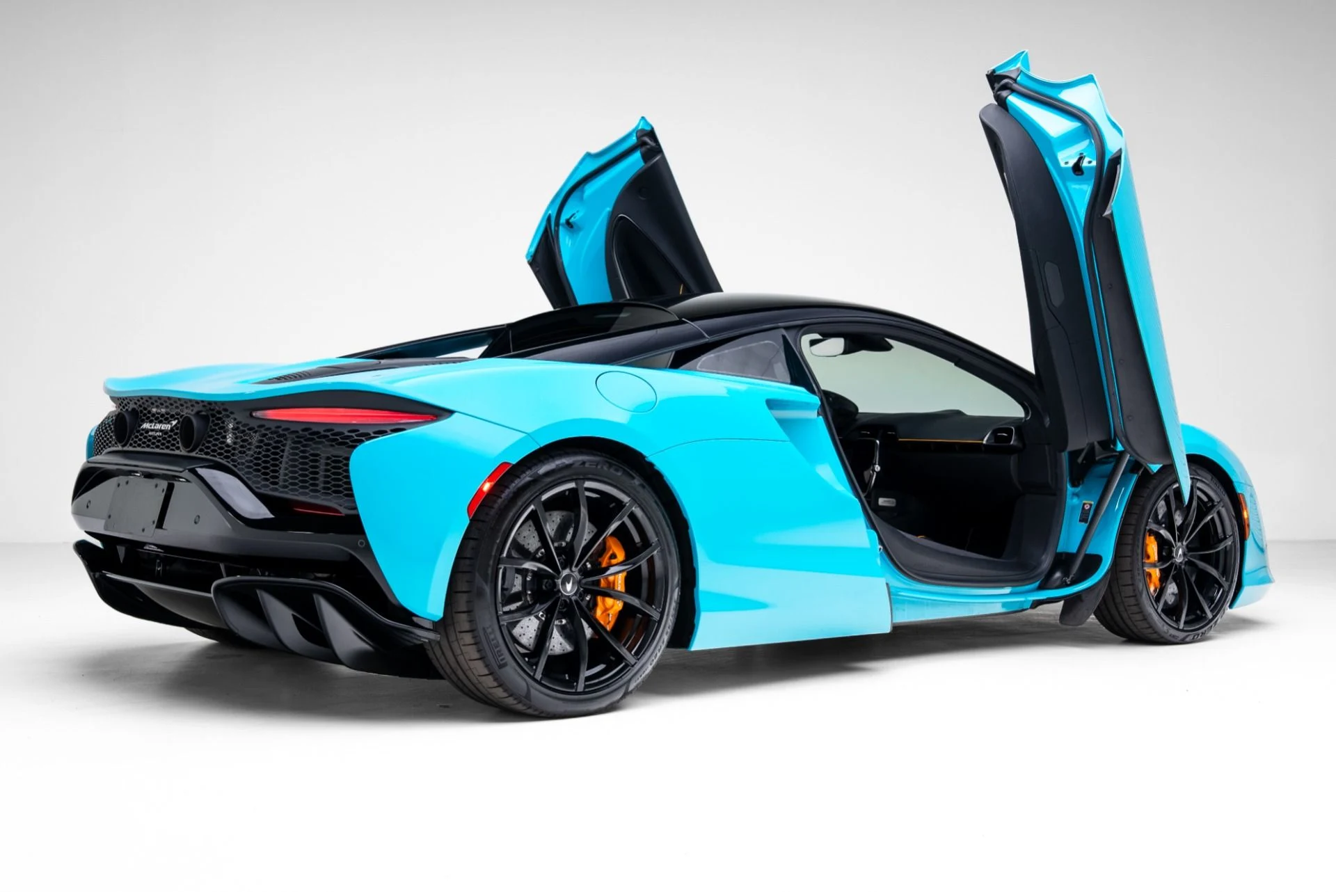 mph039_1341941200_Used_2023_Mc_Laren_Artura_1770682323_17fcec3a34