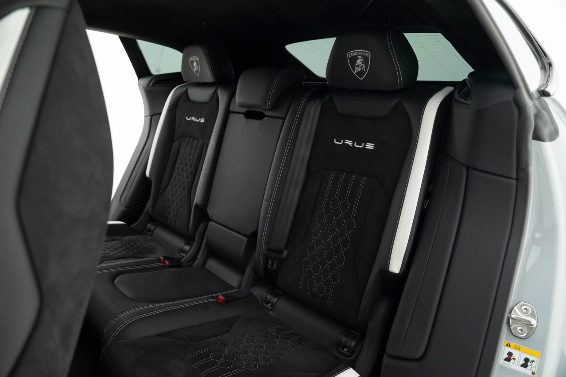mph039_1343131543_Used_2024_Lamborghini_Urus_S_1777580744_09a112b5e1