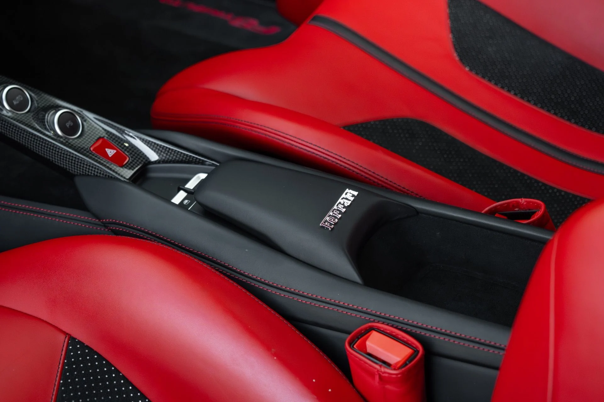 mph039_1355445206_Used_2020_Ferrari_F8_Tributo_1761689763_f8d39ac6a4